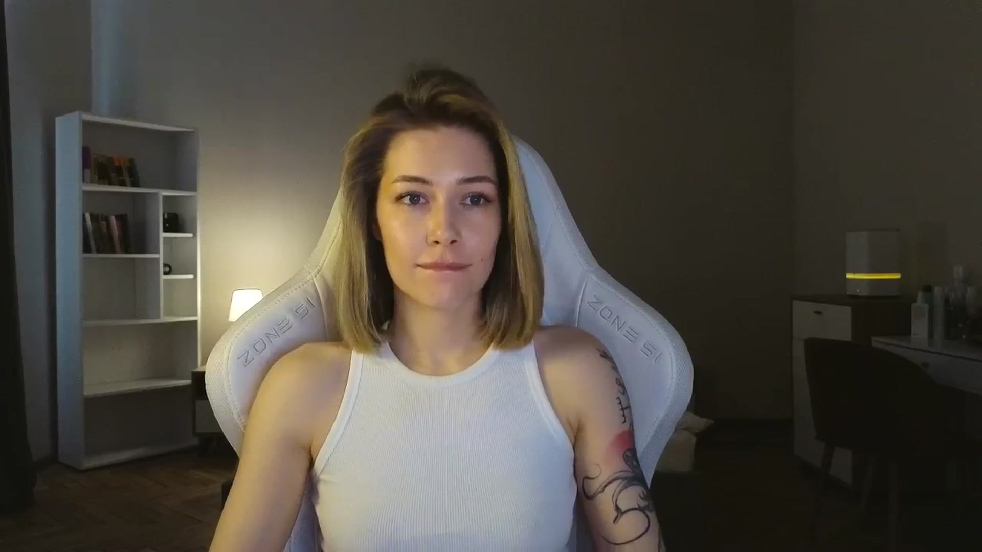 Gallery image thumbnail from KeepSpark's myfreecams stream on, 05/05/2025, 07:08 image 18 of 20