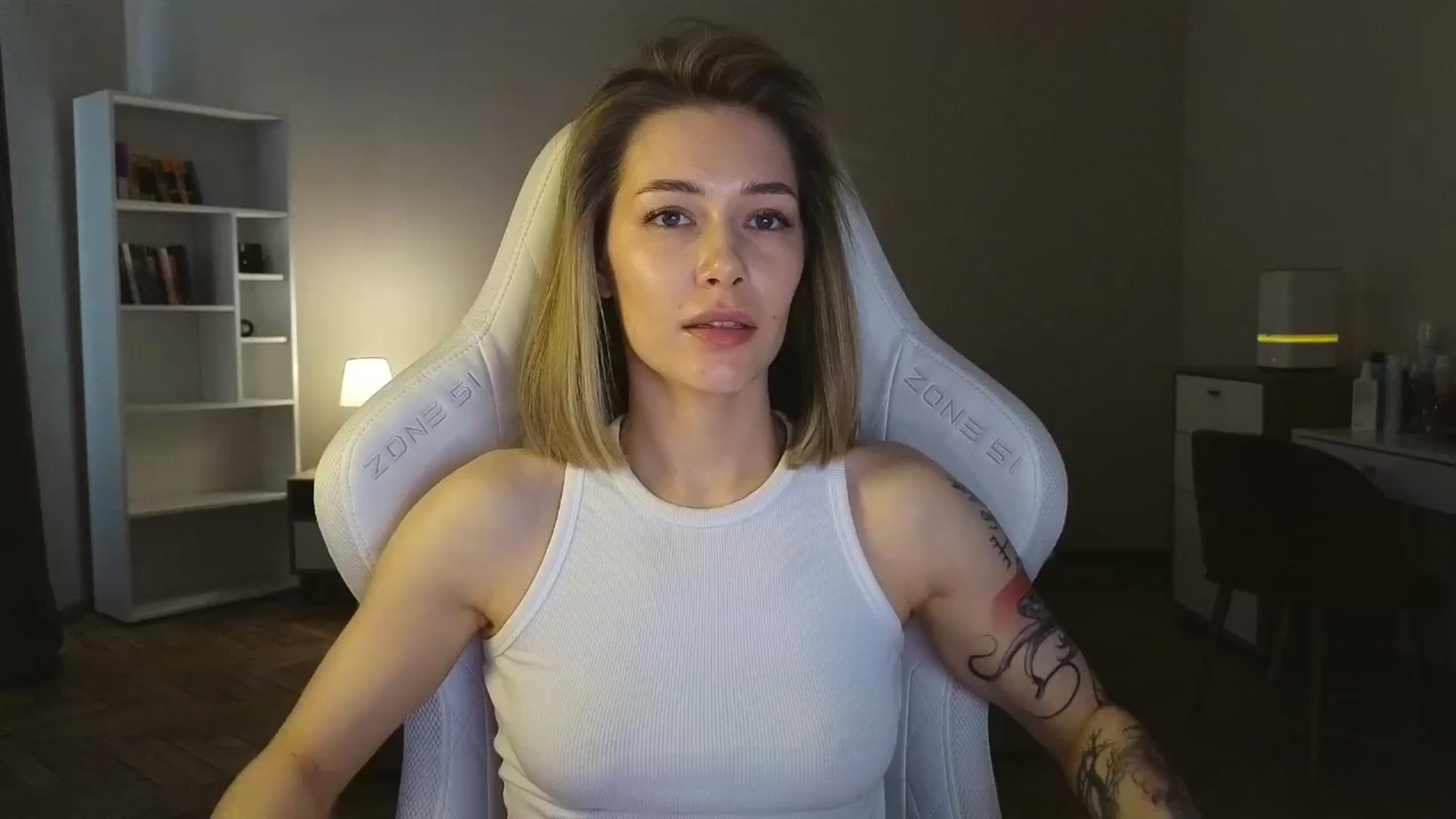 Gallery image thumbnail from KeepSpark's myfreecams stream on, 05/05/2025, 08:11 image 1 of 20