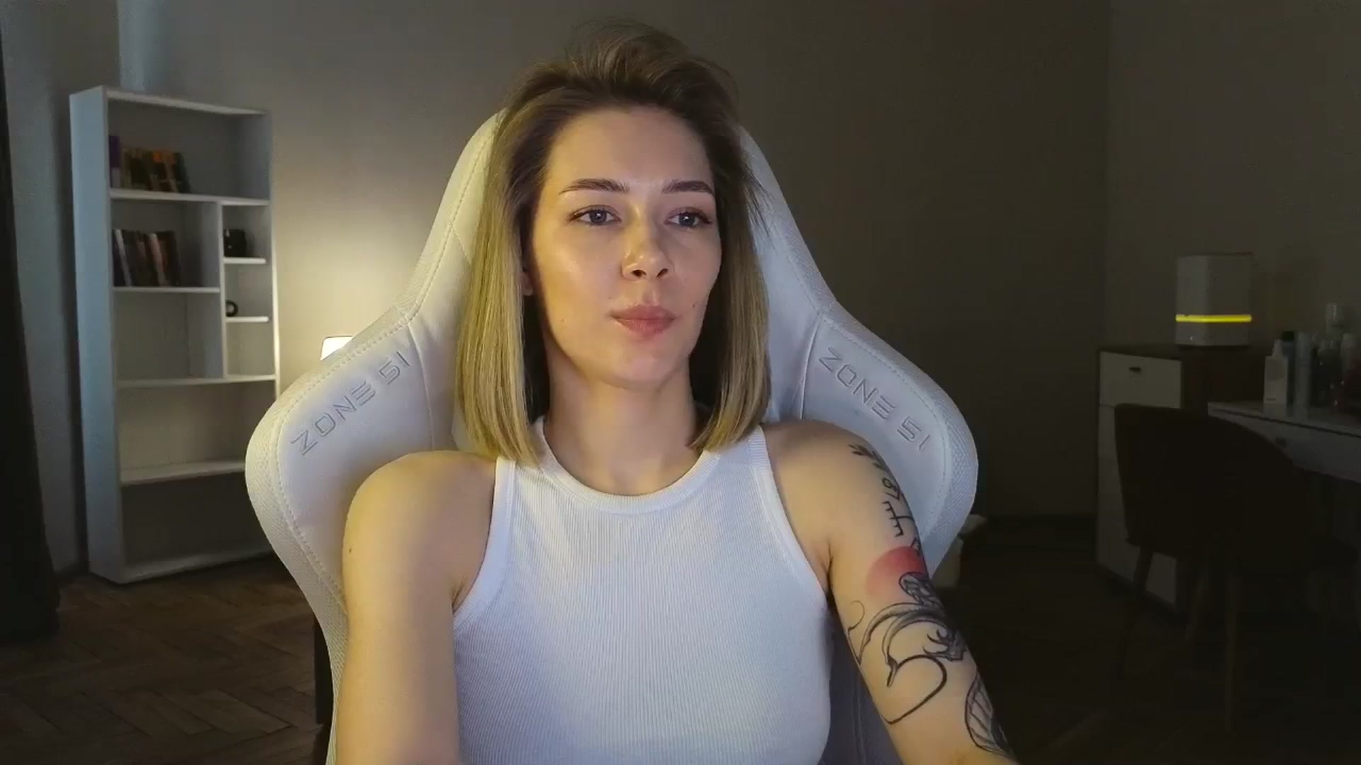 Gallery image thumbnail from KeepSpark's myfreecams stream on, 05/05/2025, 08:11 image 12 of 20