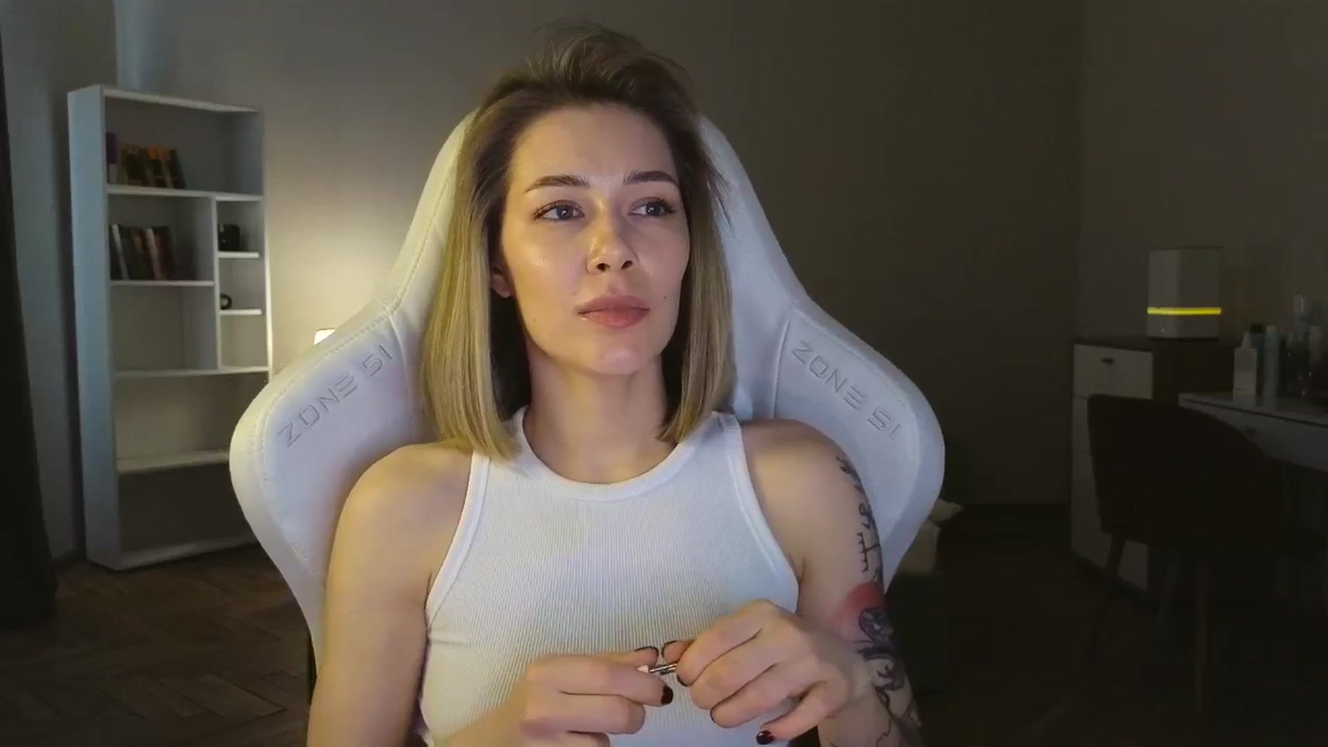 Gallery image thumbnail from KeepSpark's myfreecams stream on, 05/05/2025, 08:11 image 13 of 20