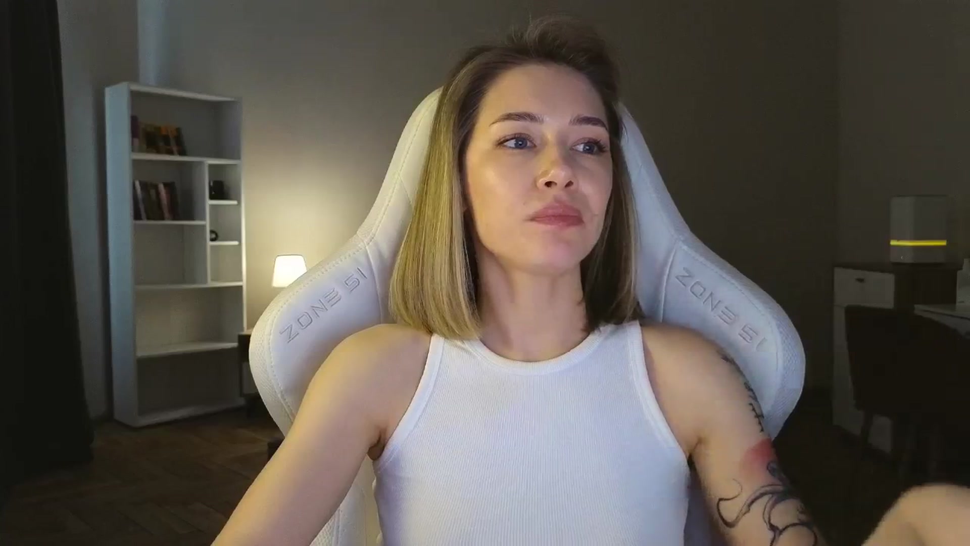Gallery image thumbnail from KeepSpark's myfreecams stream on, 05/05/2025, 08:11 image 18 of 20