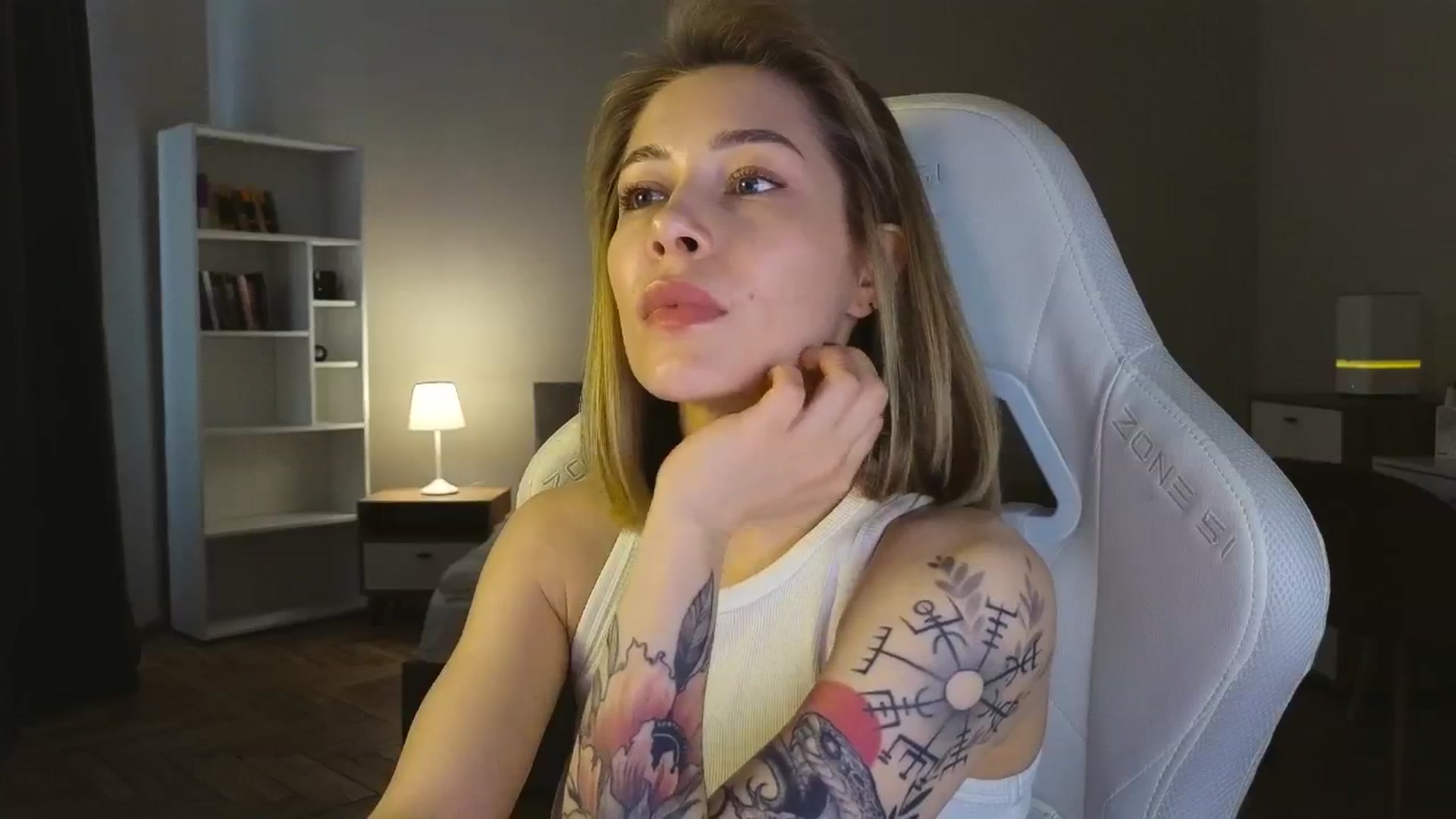 Gallery image thumbnail from KeepSpark's myfreecams stream on, 05/05/2025, 08:11 image 20 of 20