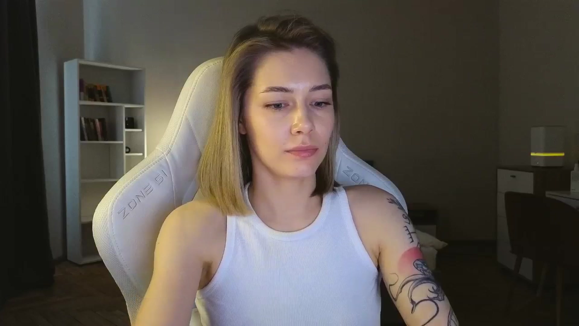 Gallery image thumbnail from KeepSpark's myfreecams stream on, 05/05/2025, 10:41 image 6 of 20