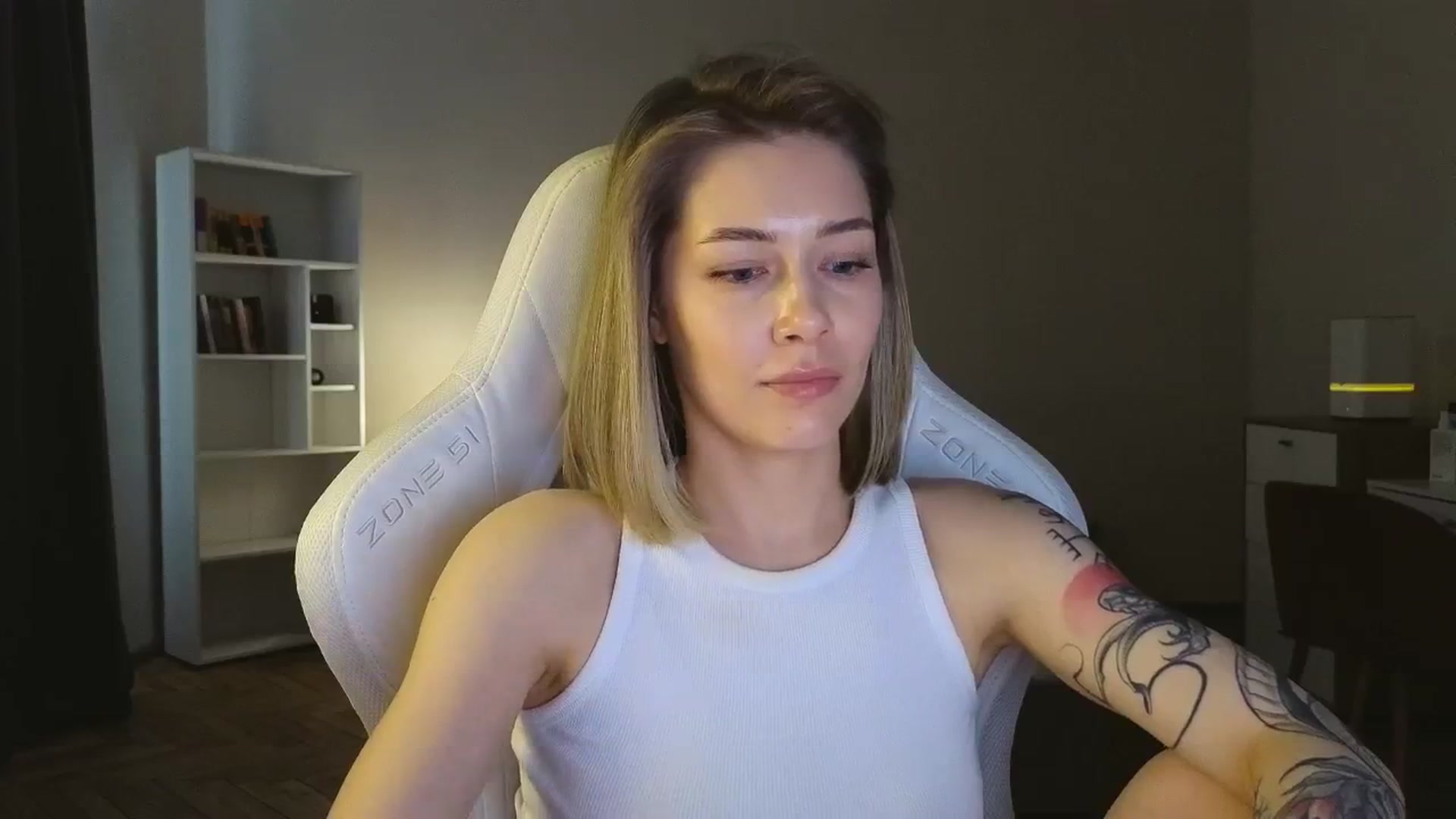 Gallery image thumbnail from KeepSpark's myfreecams stream on, 05/05/2025, 10:41 image 9 of 20