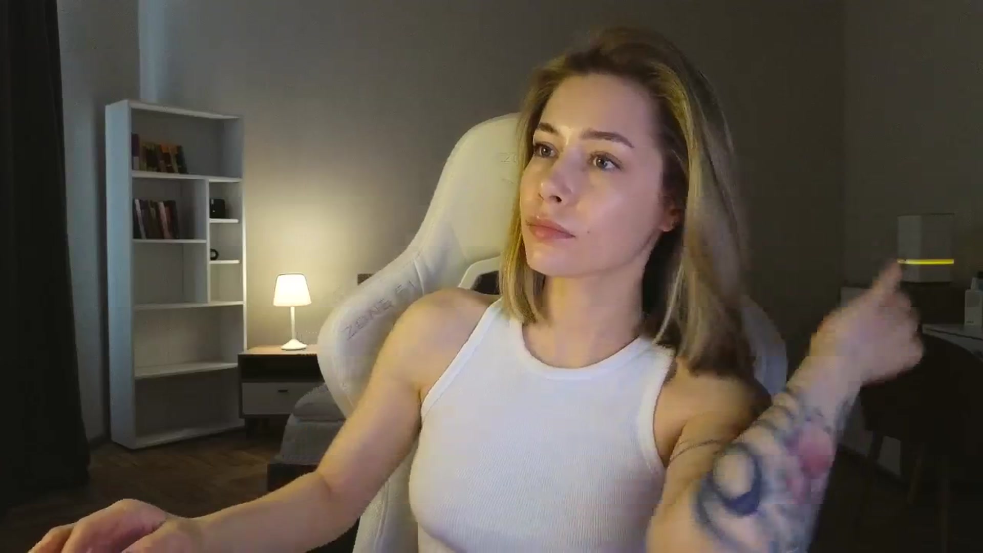 Gallery image thumbnail from KeepSpark's myfreecams stream on, 05/05/2025, 10:41 image 11 of 20
