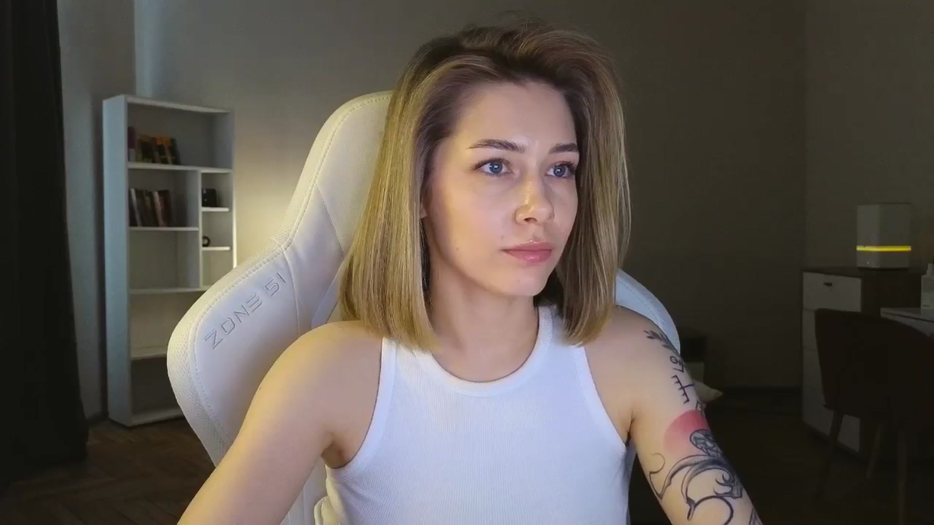 Gallery image thumbnail from KeepSpark's myfreecams stream on, 05/05/2025, 10:41 image 4 of 20