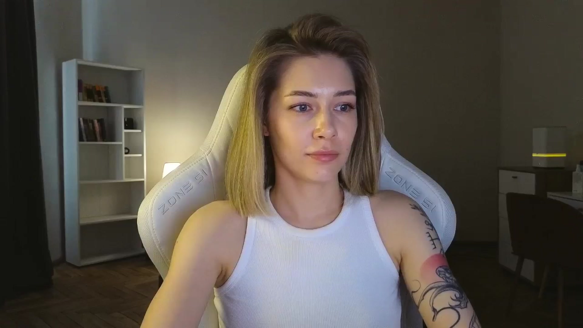 Gallery image thumbnail from KeepSpark's myfreecams stream on, 05/05/2025, 10:41 image 15 of 20