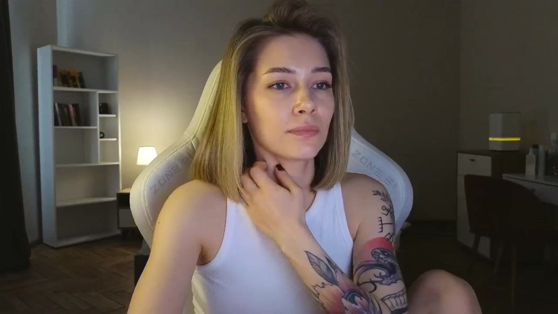Gallery image thumbnail from KeepSpark's myfreecams stream on, 05/05/2025, 10:41 image 18 of 20