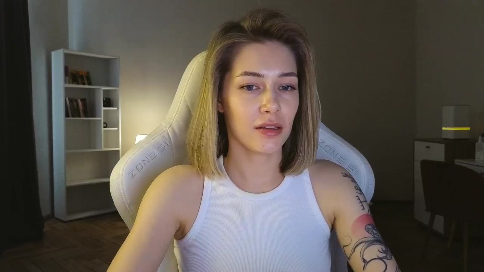Gallery image thumbnail from KeepSpark's myfreecams stream on, 05/05/2025, 10:41 image 16 of 20