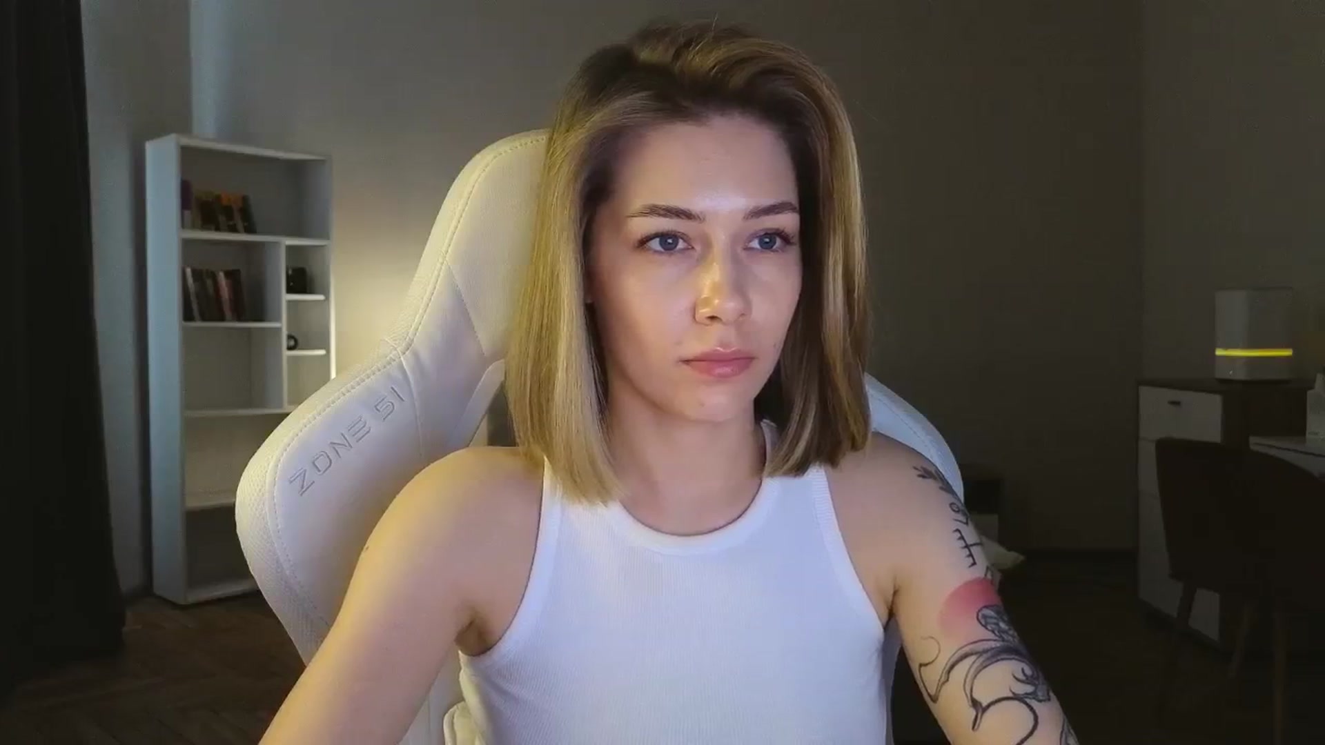 Gallery image thumbnail from KeepSpark's myfreecams stream on, 05/05/2025, 10:41 image 3 of 20