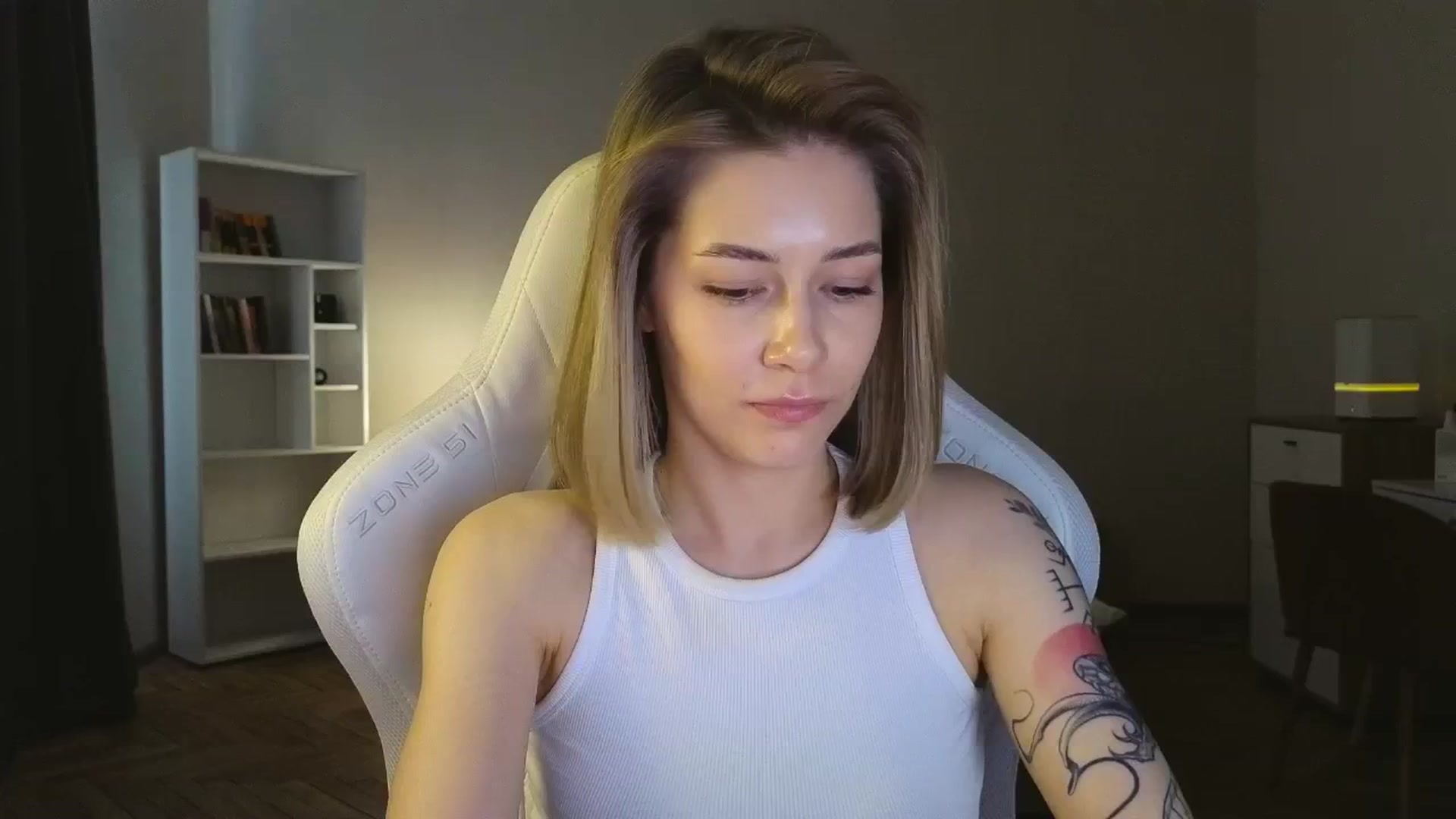 Gallery image thumbnail from KeepSpark's myfreecams stream on, 05/05/2025, 10:41 image 1 of 20