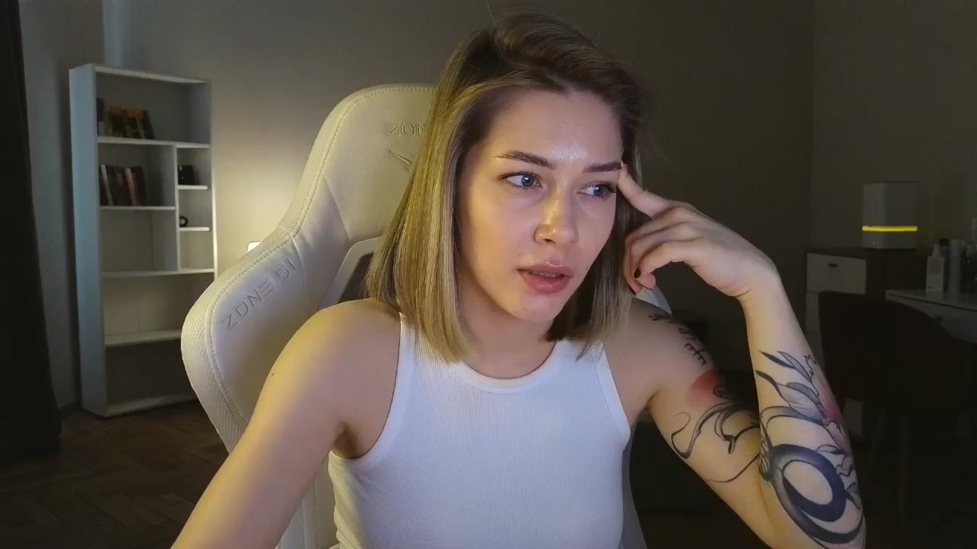 Gallery image thumbnail from KeepSpark's myfreecams stream on, 05/05/2025, 11:57 image 5 of 20