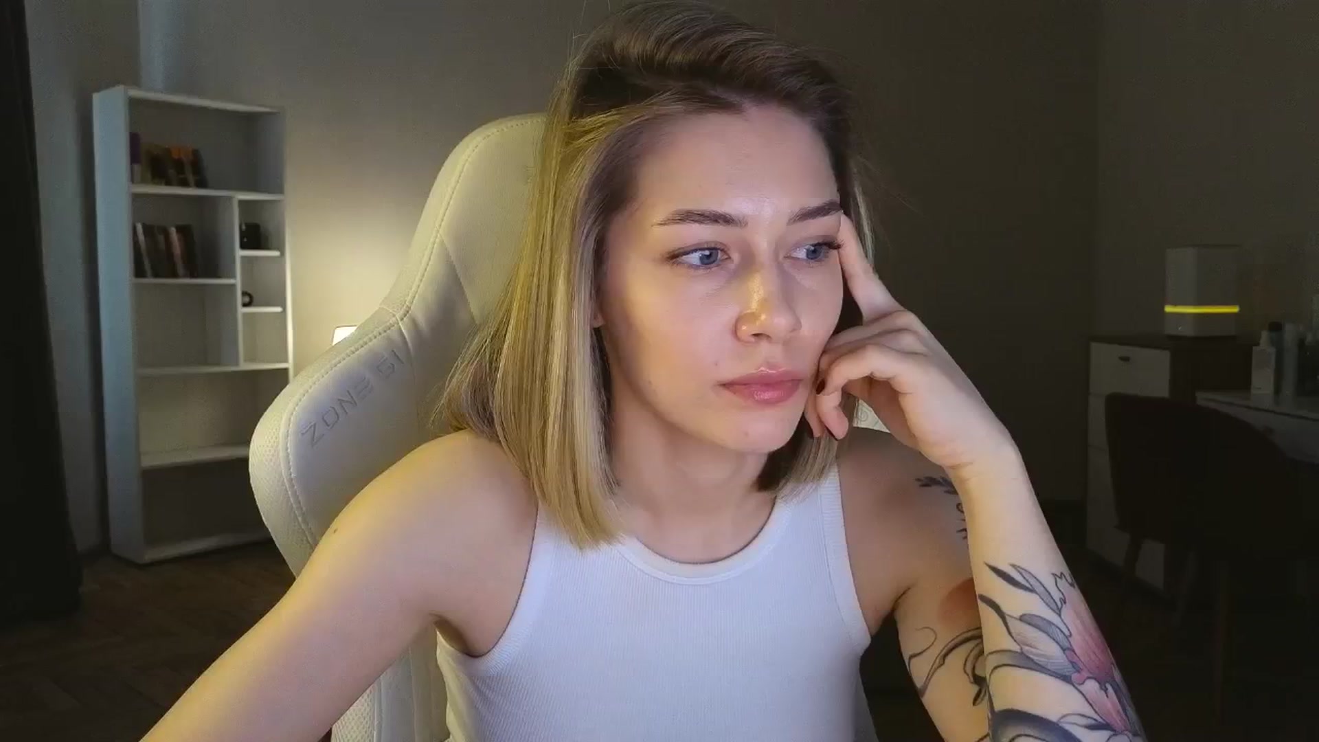 Gallery image thumbnail from KeepSpark's myfreecams stream on, 05/05/2025, 11:57 image 1 of 20