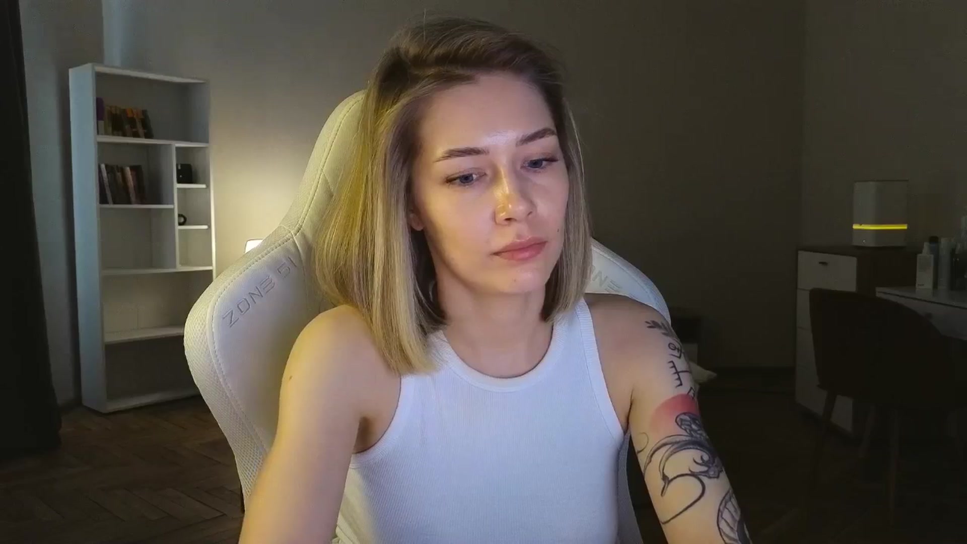 Gallery image thumbnail from KeepSpark's myfreecams stream on, 05/05/2025, 11:57 image 13 of 20