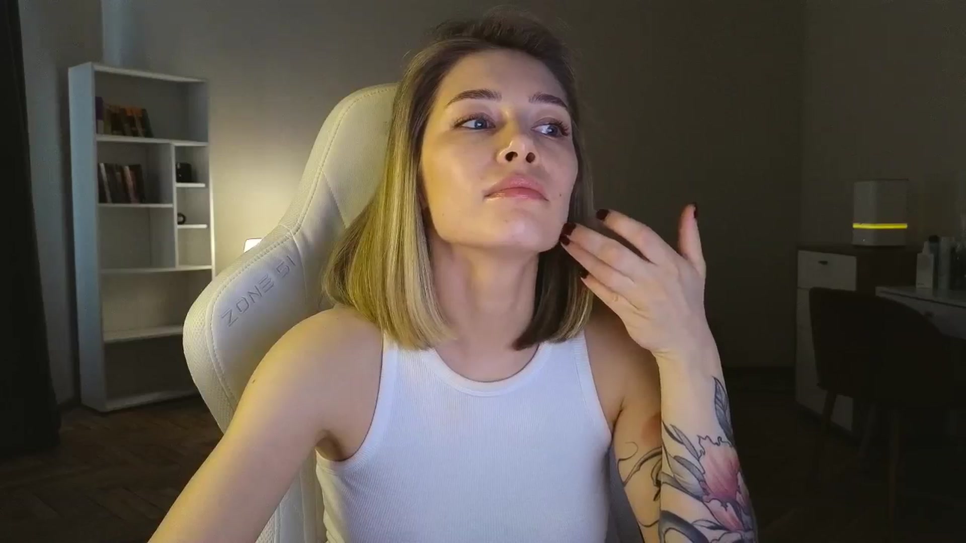 Gallery image thumbnail from KeepSpark's myfreecams stream on, 05/05/2025, 11:57 image 3 of 20