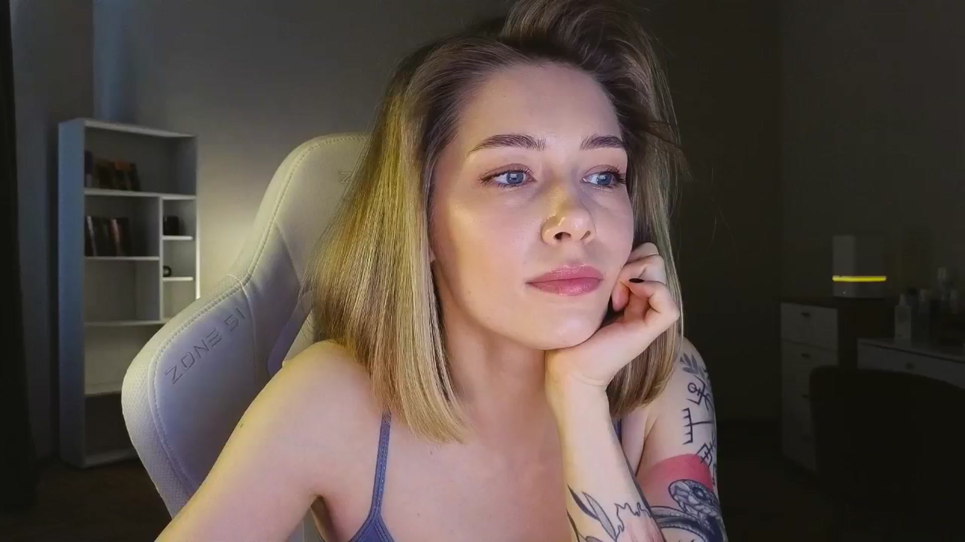 Gallery image thumbnail from KeepSpark's myfreecams stream on, 05/09/2025, 07:55 image 1 of 20