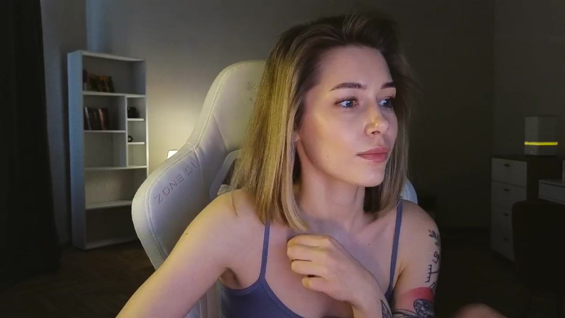 Gallery image thumbnail from KeepSpark's myfreecams stream on, 05/09/2025, 09:55 image 9 of 20