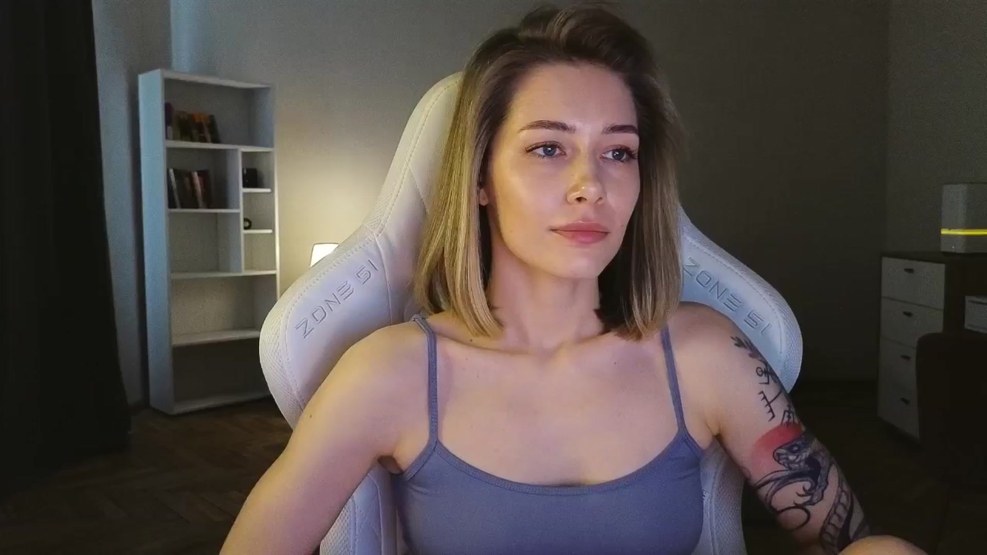 Gallery image thumbnail from KeepSpark's myfreecams stream on, 05/09/2025, 10:33 image 9 of 20