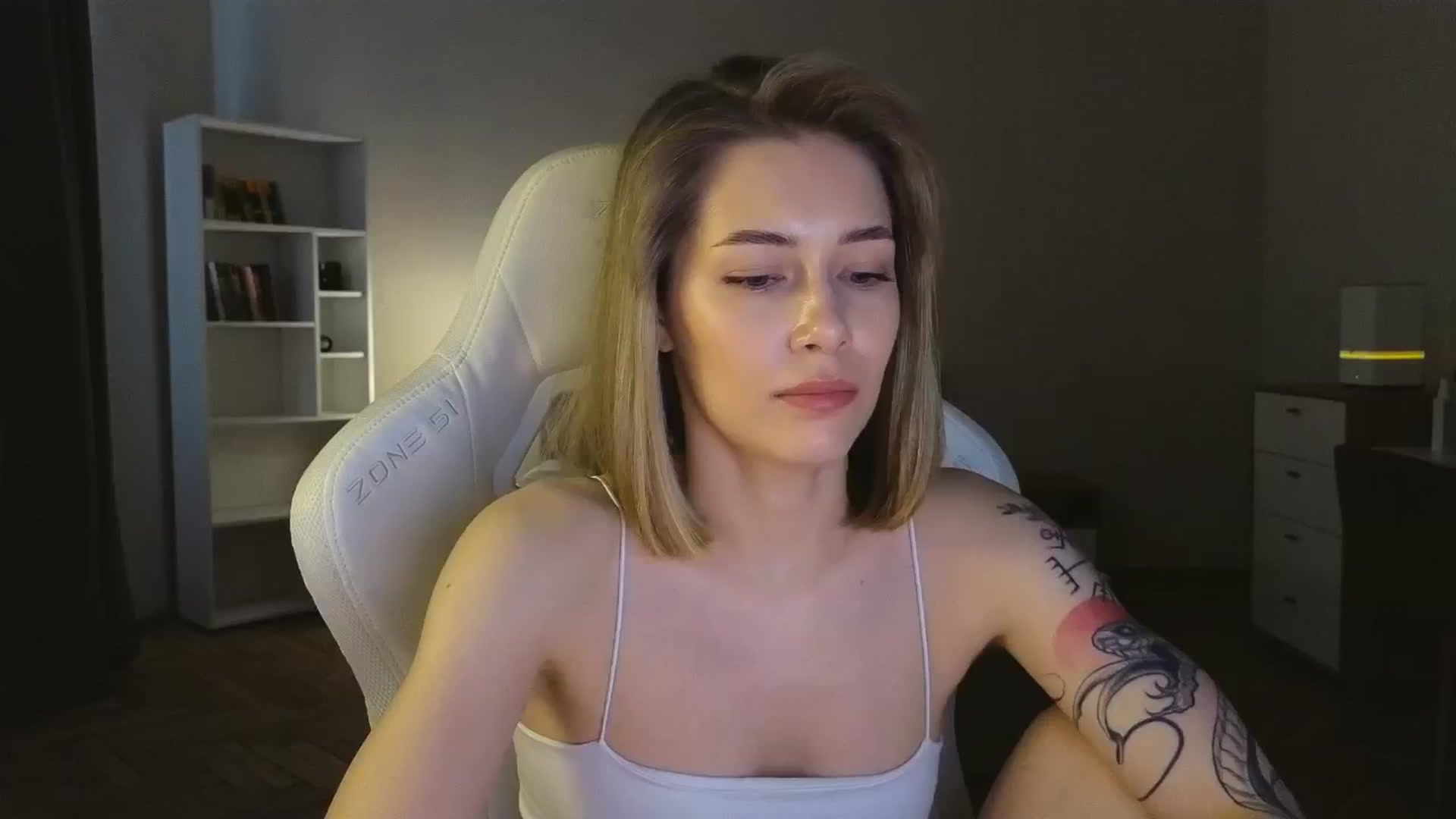 Gallery image thumbnail from KeepSpark's myfreecams stream on, 05/10/2025, 08:50 image 3 of 20