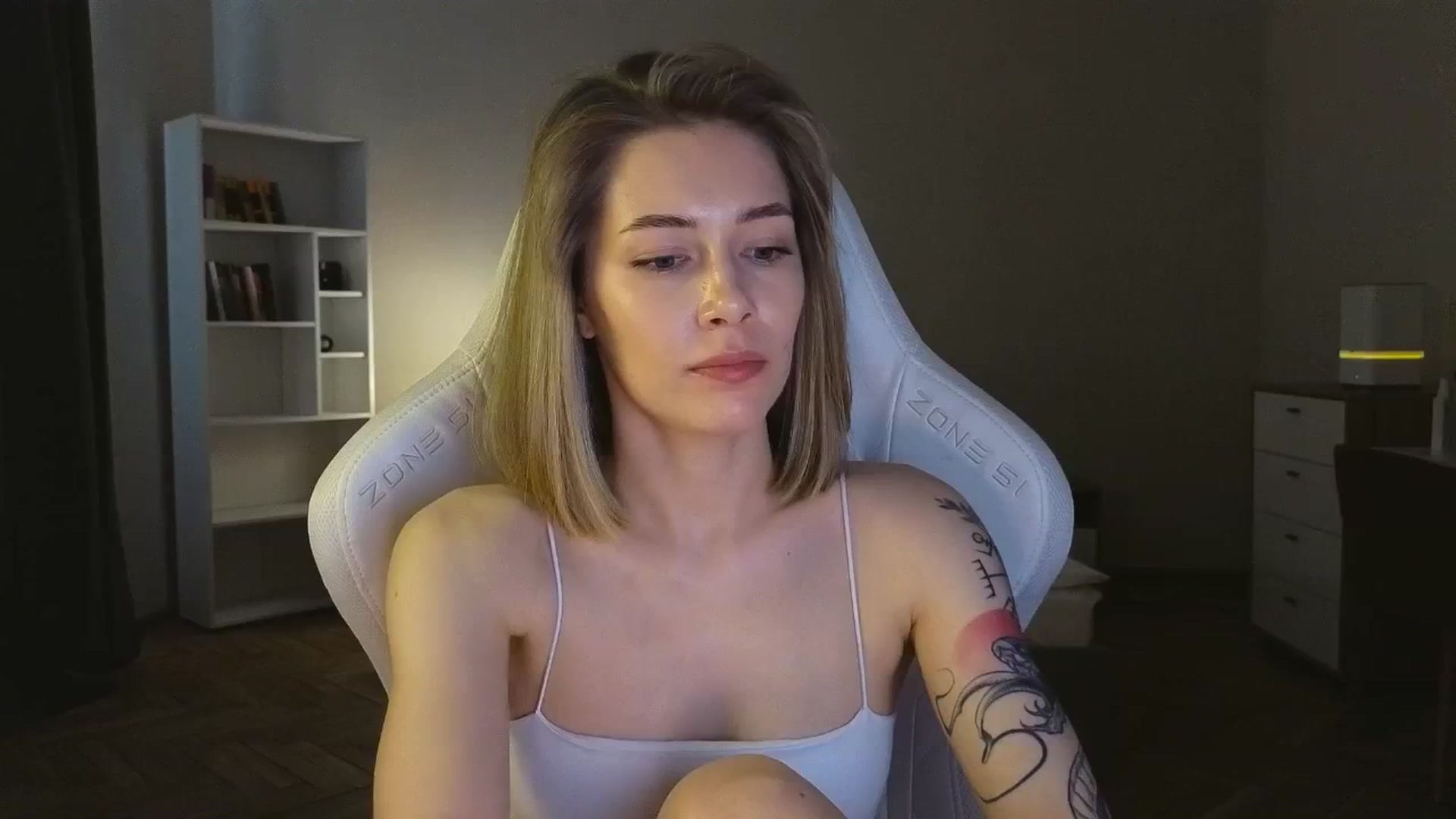 Gallery image thumbnail from KeepSpark's myfreecams stream on, 05/10/2025, 08:50 image 1 of 20