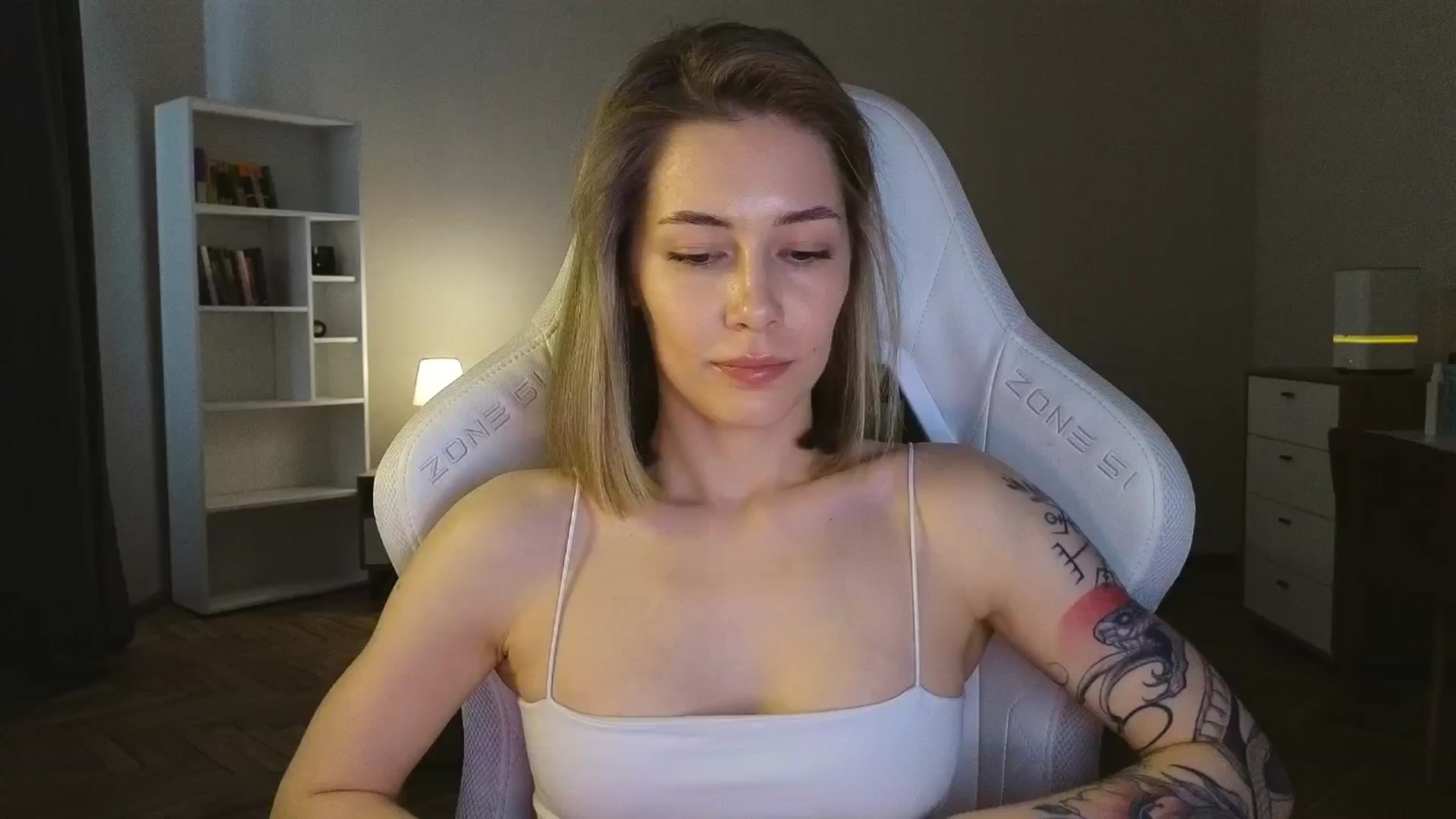 Gallery image thumbnail from KeepSpark's myfreecams stream on, 05/10/2025, 09:53 image 9 of 20