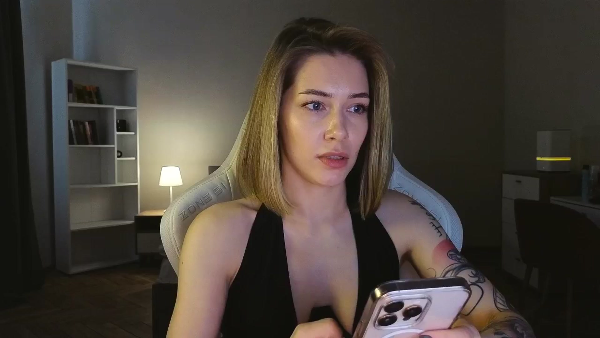 Gallery image thumbnail from KeepSpark's myfreecams stream on, 05/11/2025, 07:11 image 13 of 20