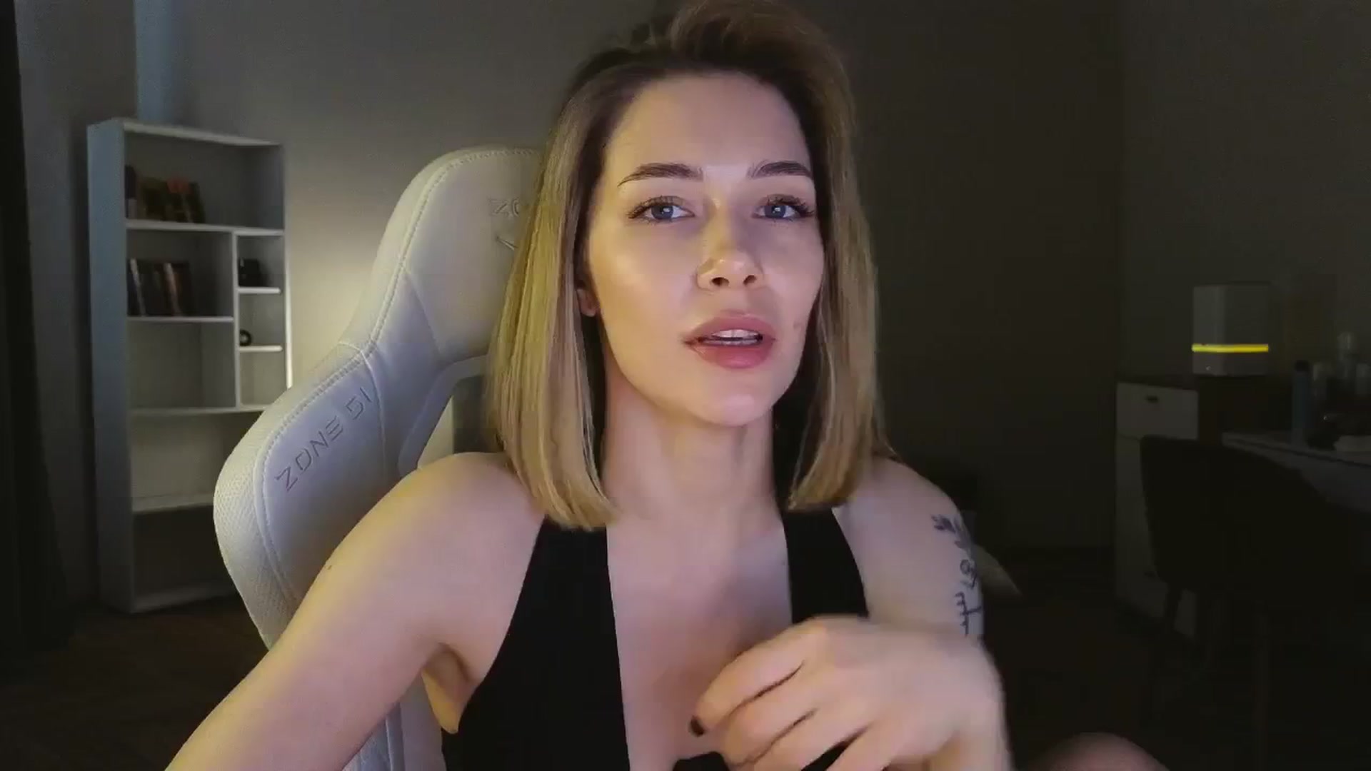 Gallery image thumbnail from KeepSpark's myfreecams stream on, 05/11/2025, 09:29 image 14 of 20