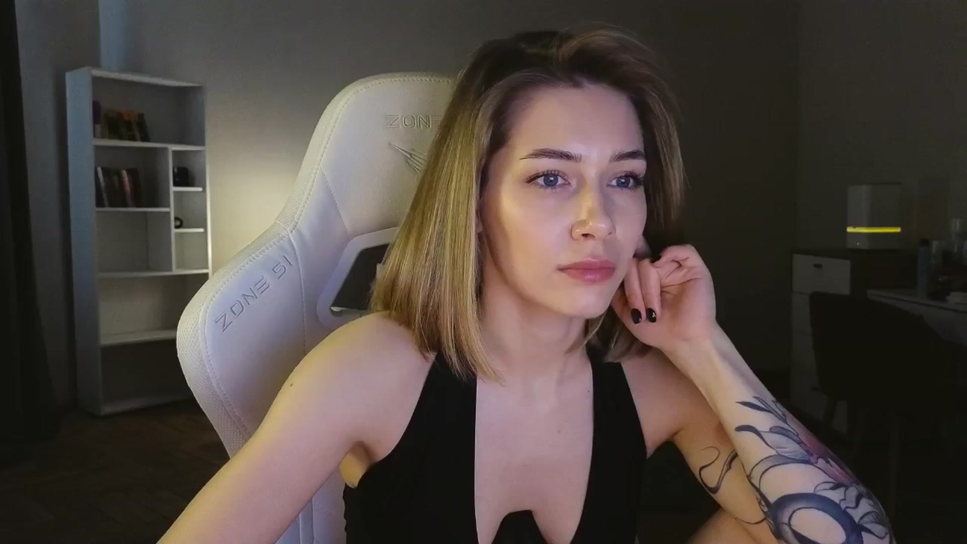 Gallery image thumbnail from KeepSpark's myfreecams stream on, 05/11/2025, 09:29 image 1 of 20