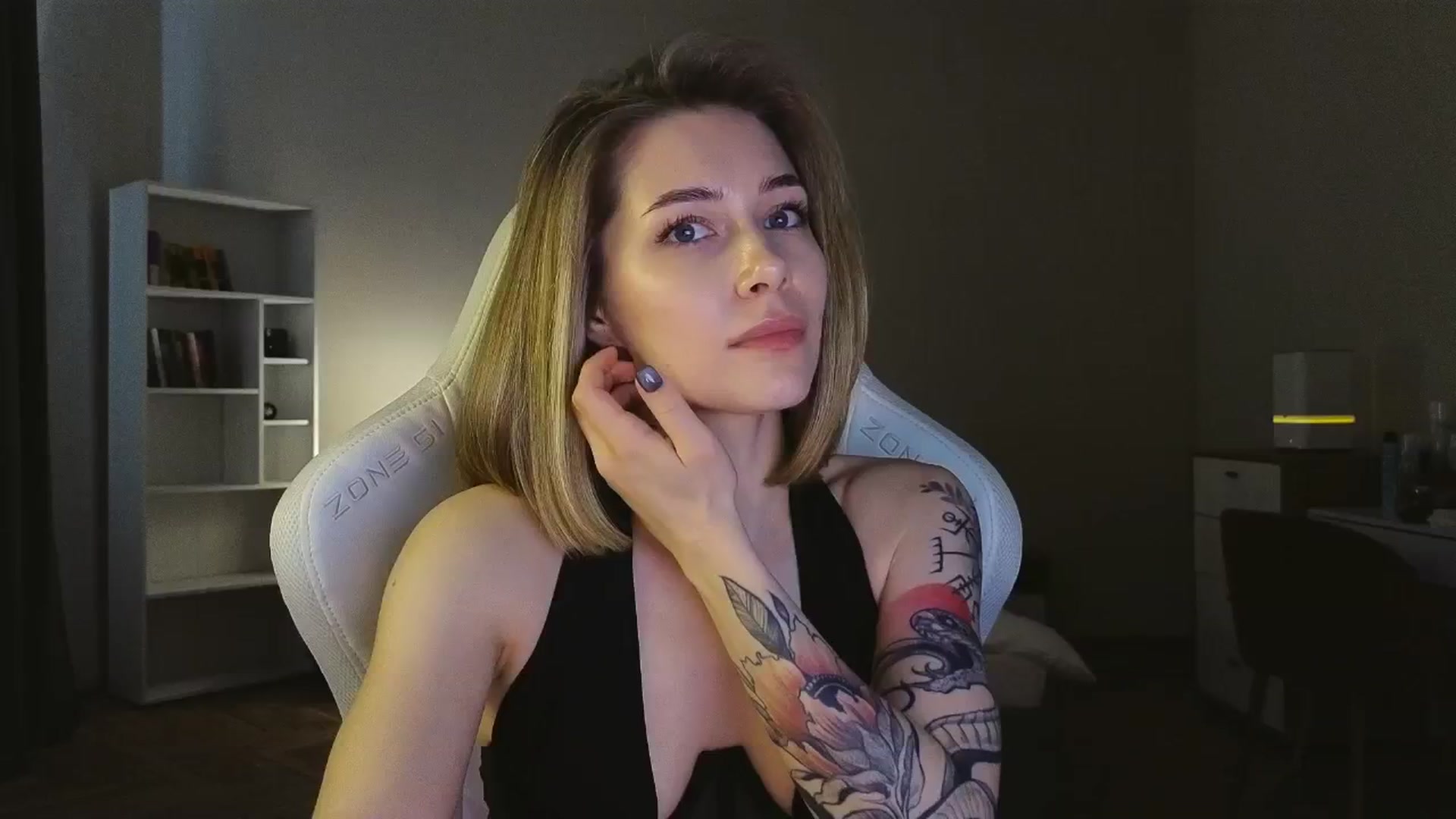 Gallery image thumbnail from KeepSpark's myfreecams stream on, 05/11/2025, 09:46 image 1 of 20