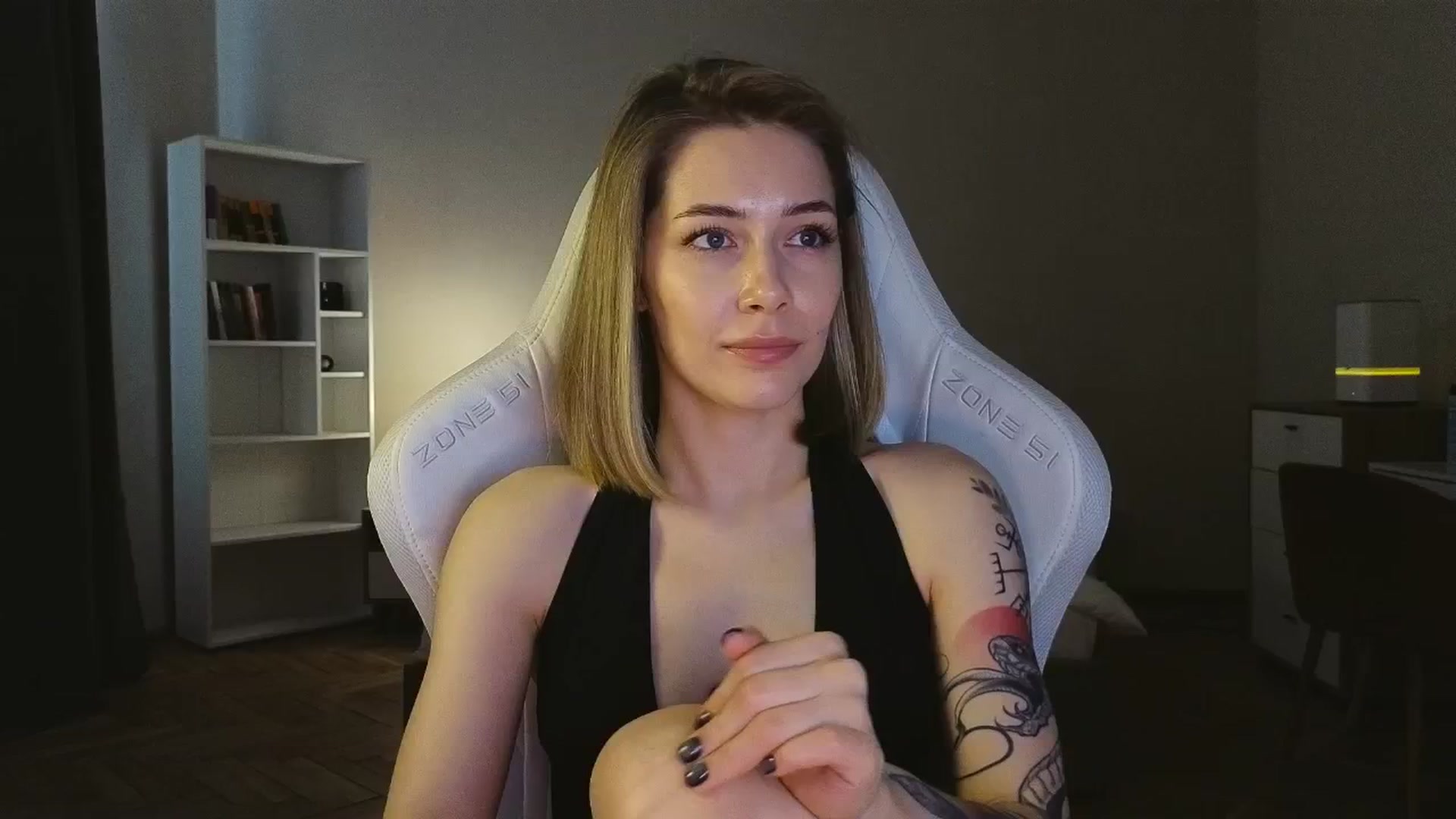 Gallery image thumbnail from KeepSpark's myfreecams stream on, 05/11/2025, 09:46 image 17 of 20
