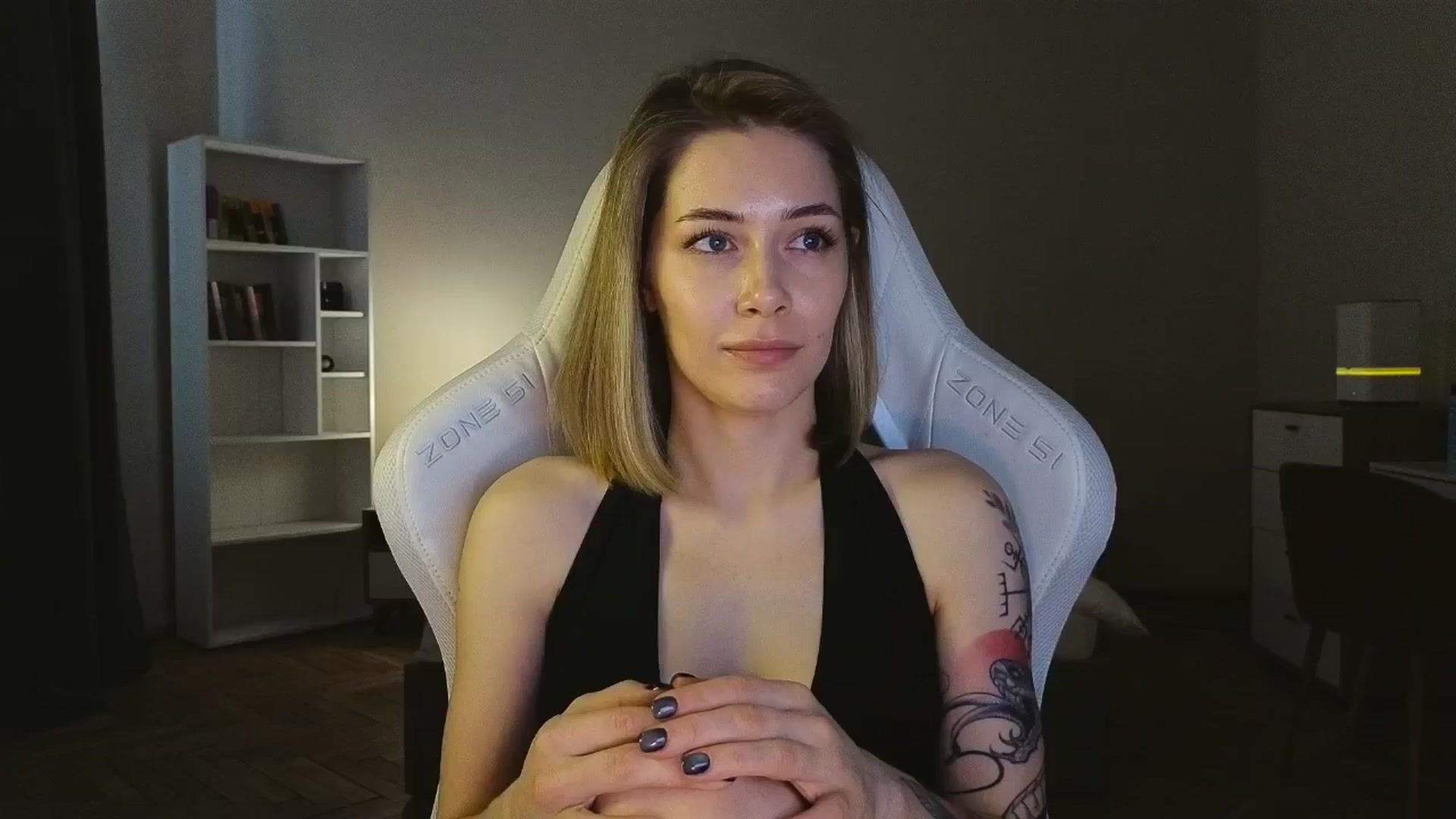 Gallery image thumbnail from KeepSpark's myfreecams stream on, 05/11/2025, 09:46 image 10 of 20