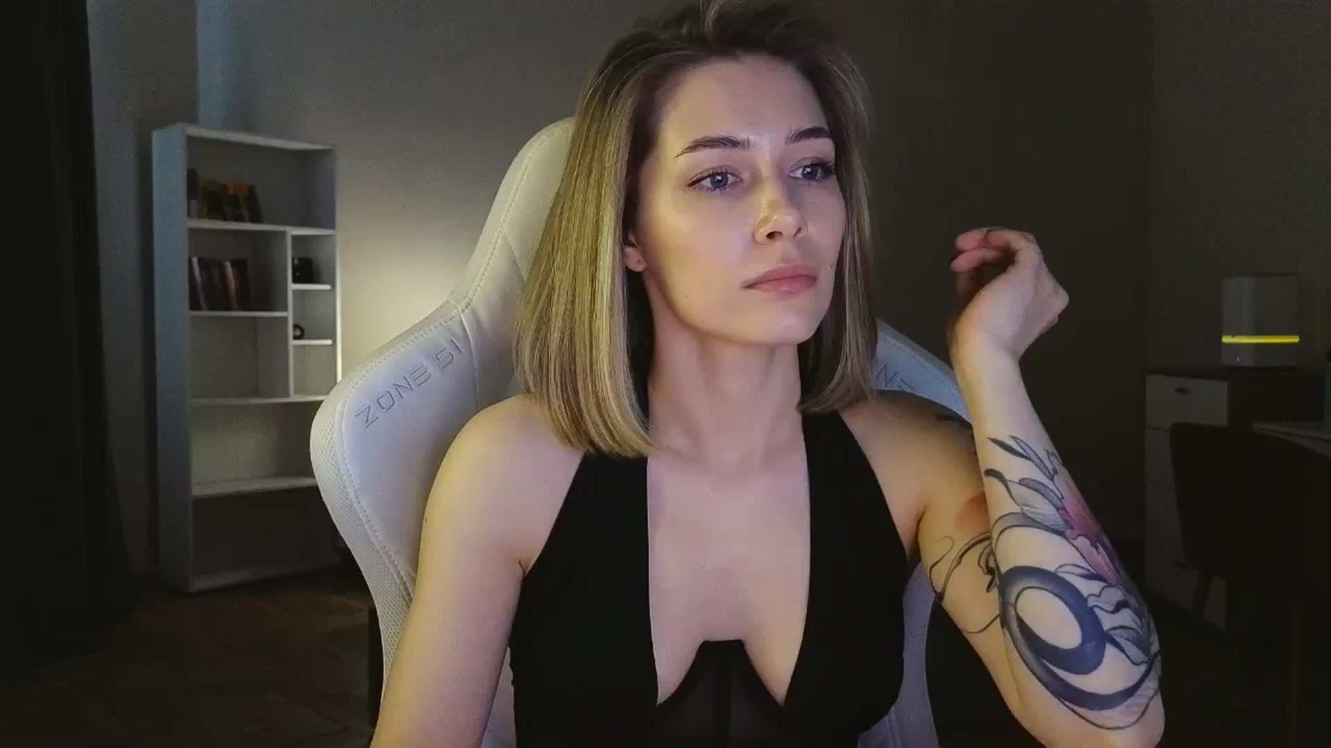 Gallery image thumbnail from KeepSpark's myfreecams stream on, 05/11/2025, 09:46 image 3 of 20