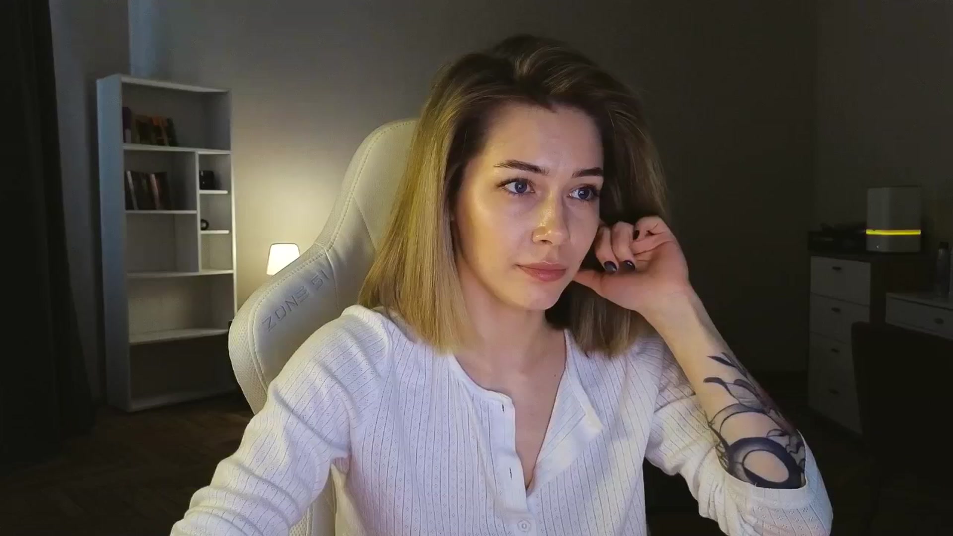 Gallery image thumbnail from KeepSpark's myfreecams stream on, 05/12/2025, 09:28 image 11 of 20
