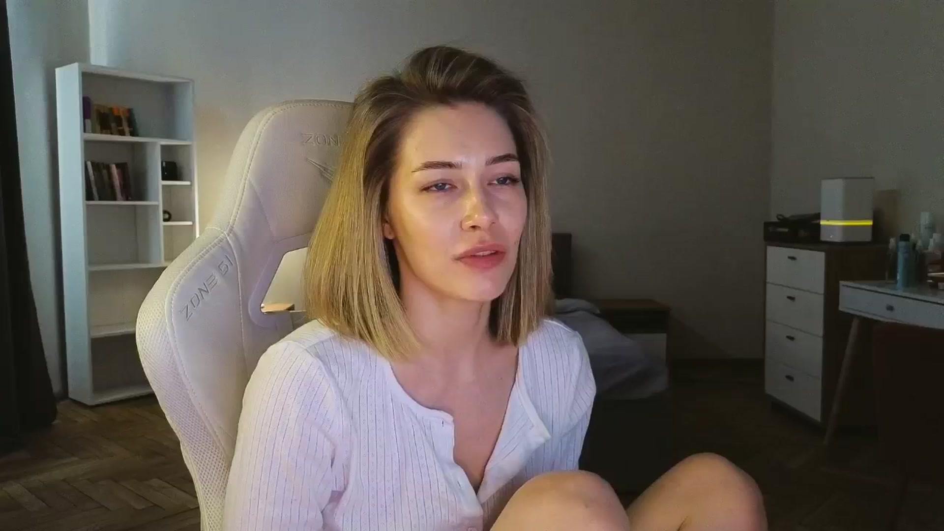 Gallery image thumbnail from KeepSpark's myfreecams stream on, 05/12/2025, 11:28 image 1 of 20