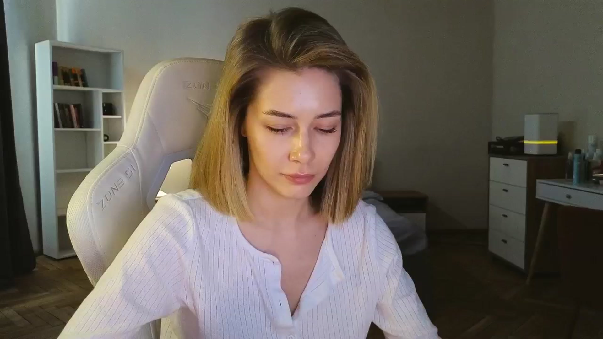 Gallery image thumbnail from KeepSpark's myfreecams stream on, 05/12/2025, 11:28 image 7 of 20