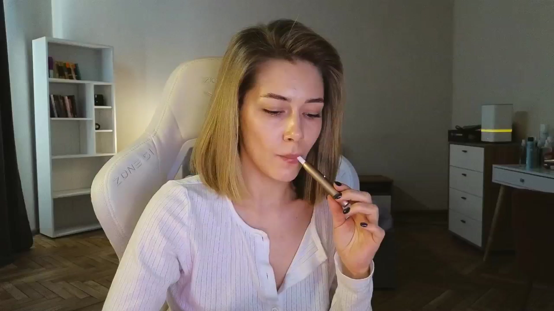 Gallery image thumbnail from KeepSpark's myfreecams stream on, 05/12/2025, 11:28 image 17 of 20