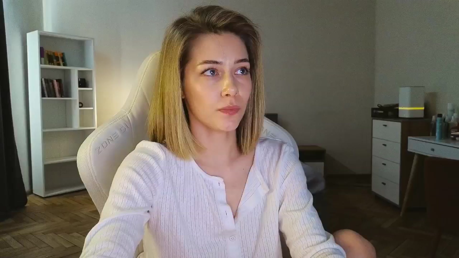 Gallery image thumbnail from KeepSpark's myfreecams stream on, 05/12/2025, 11:58 image 5 of 20