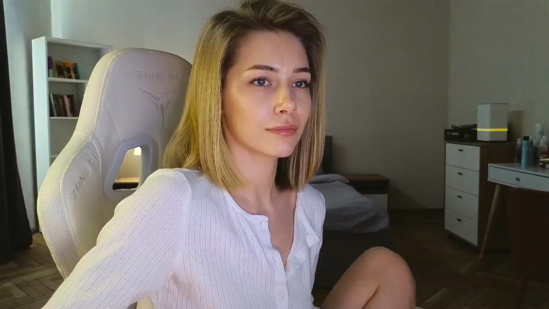 Gallery image thumbnail from KeepSpark's myfreecams stream on, 05/12/2025, 11:58 image 2 of 20