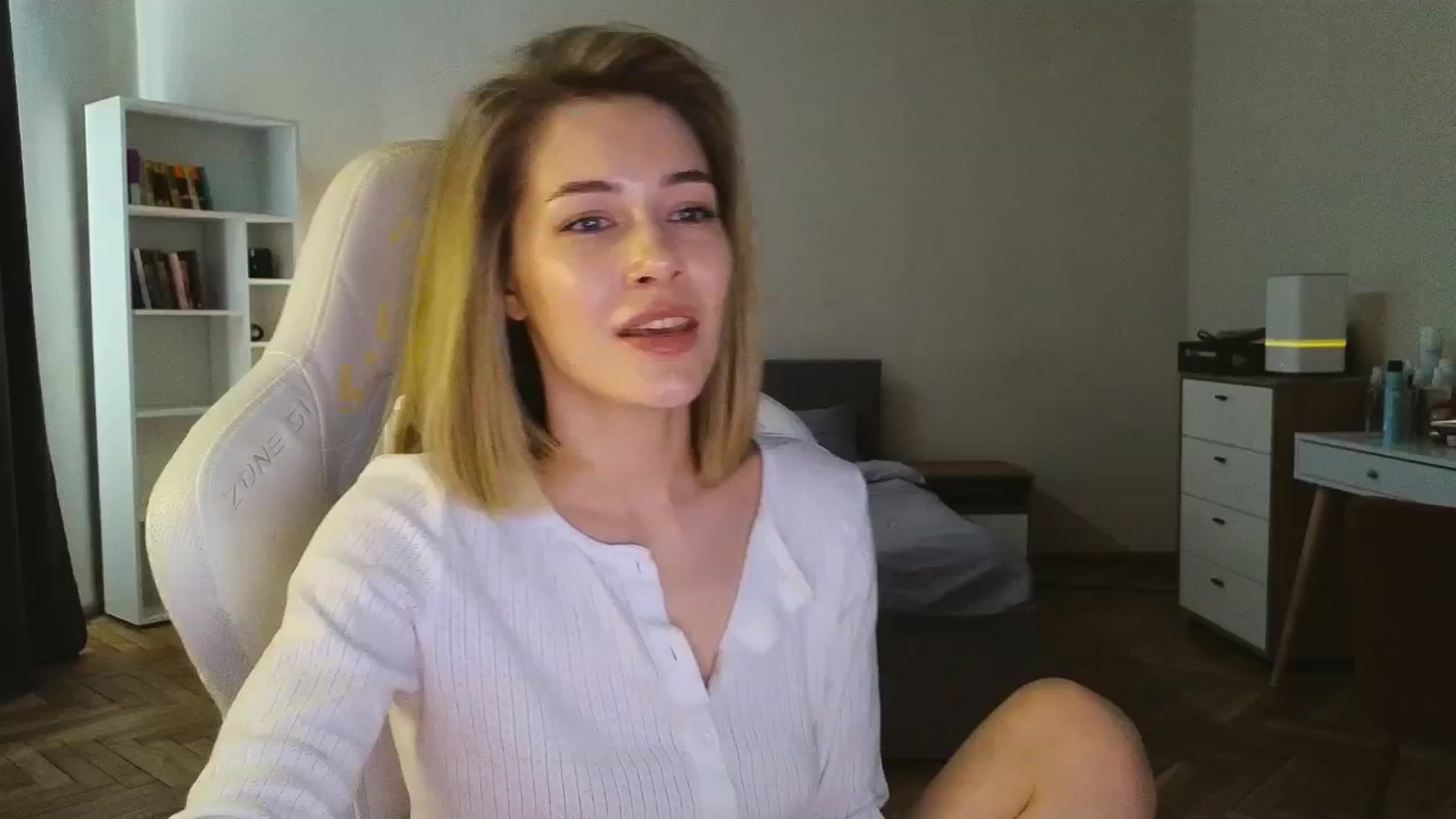 Gallery image thumbnail from KeepSpark's myfreecams stream on, 05/12/2025, 11:58 image 3 of 20