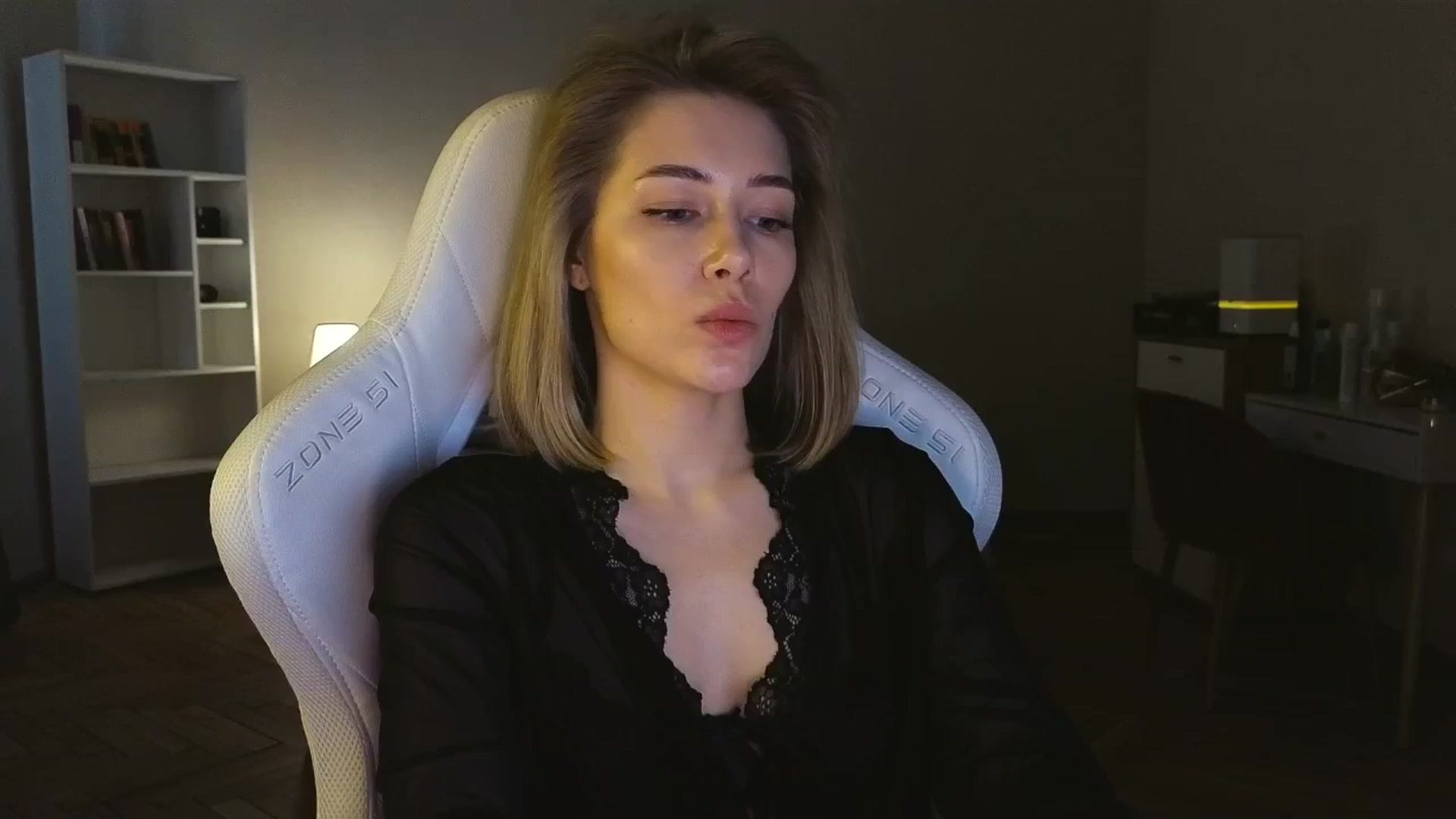 Gallery image thumbnail from KeepSpark's myfreecams stream on, 05/15/2025, 07:08 image 17 of 20