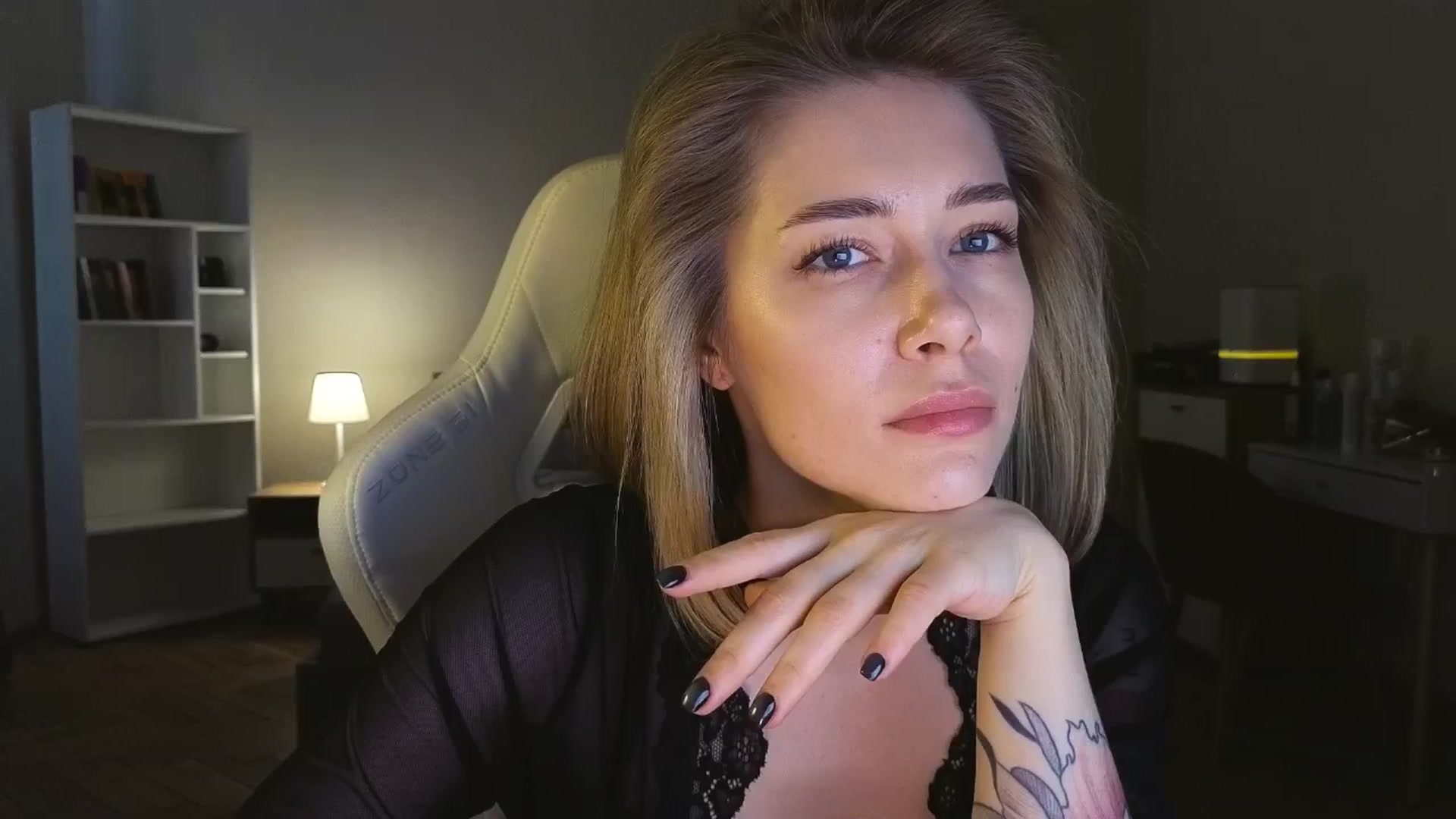 Gallery image thumbnail from KeepSpark's myfreecams stream on, 05/15/2025, 07:08 image 3 of 20