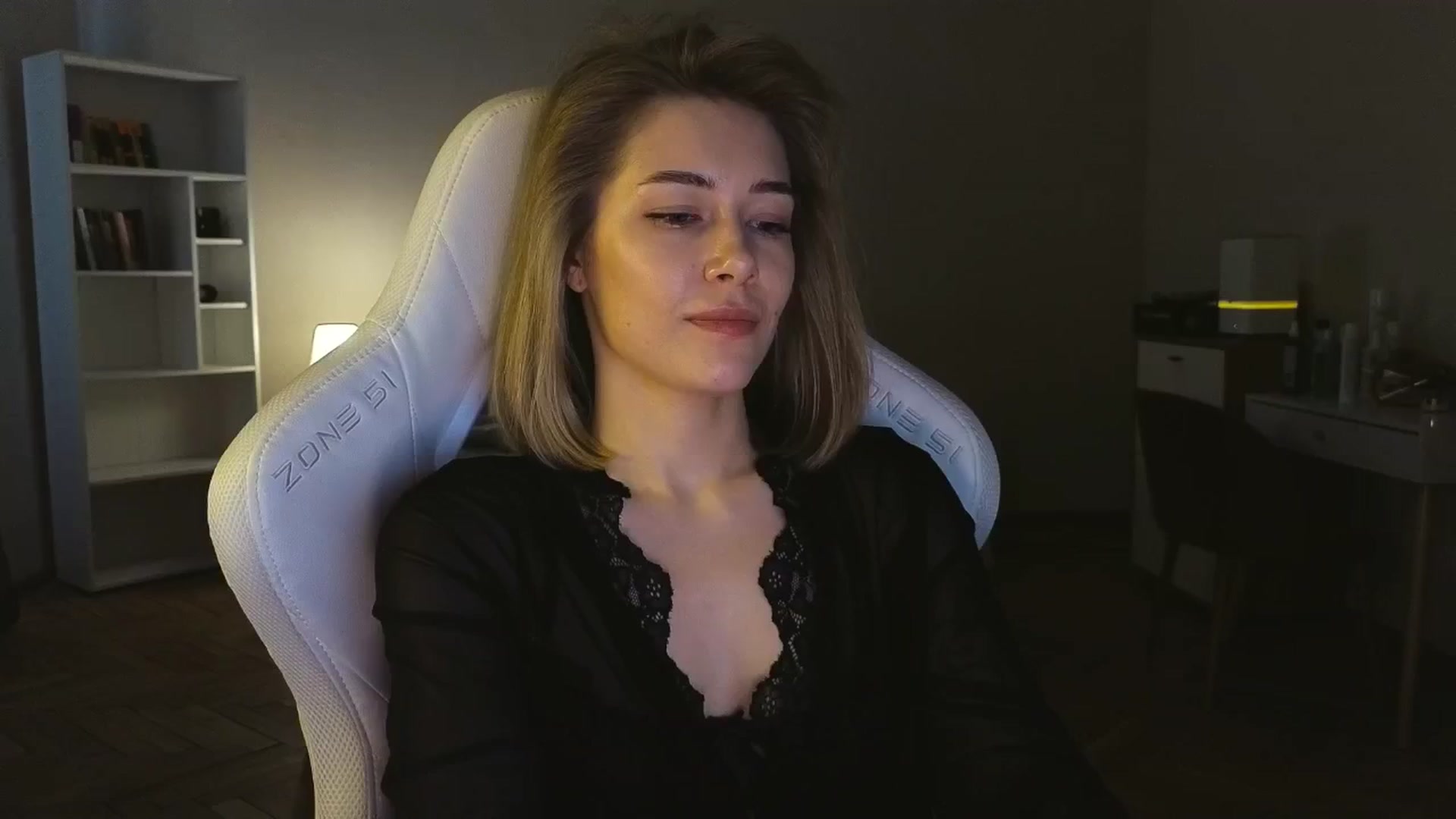 Gallery image thumbnail from KeepSpark's myfreecams stream on, 05/15/2025, 07:08 image 15 of 20