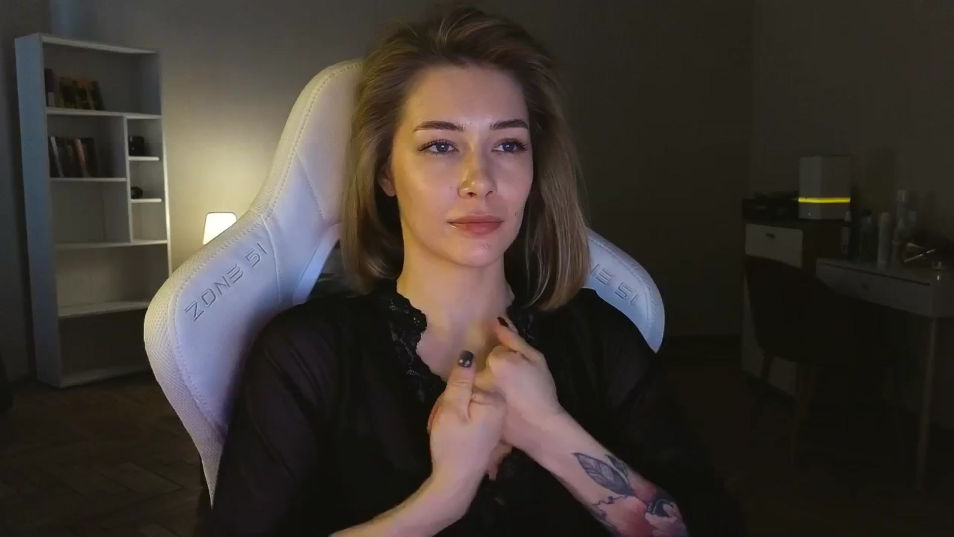 Gallery image thumbnail from KeepSpark's myfreecams stream on, 05/15/2025, 07:08 image 18 of 20