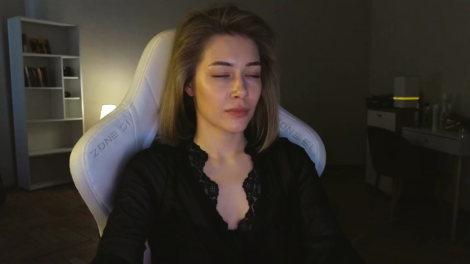 Gallery image thumbnail from KeepSpark's myfreecams stream on, 05/15/2025, 07:08 image 19 of 20