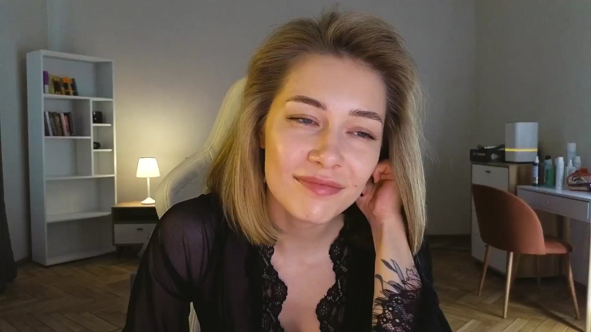 Gallery image thumbnail from KeepSpark's myfreecams stream on, 05/15/2025, 07:28 image 7 of 20