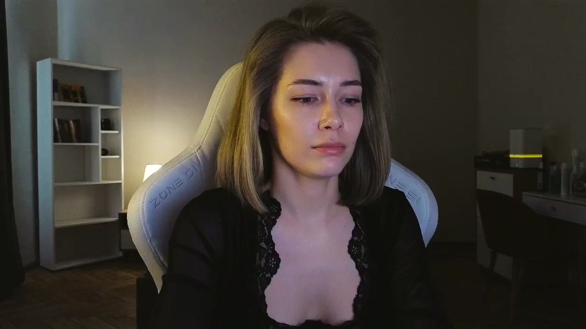 Gallery image thumbnail from KeepSpark's myfreecams stream on, 05/15/2025, 09:28 image 15 of 20