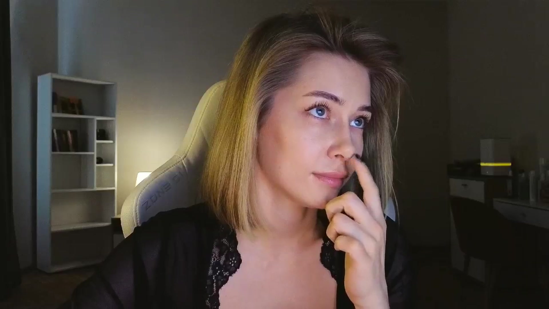 Gallery image thumbnail from KeepSpark's myfreecams stream on, 05/15/2025, 09:28 image 6 of 20