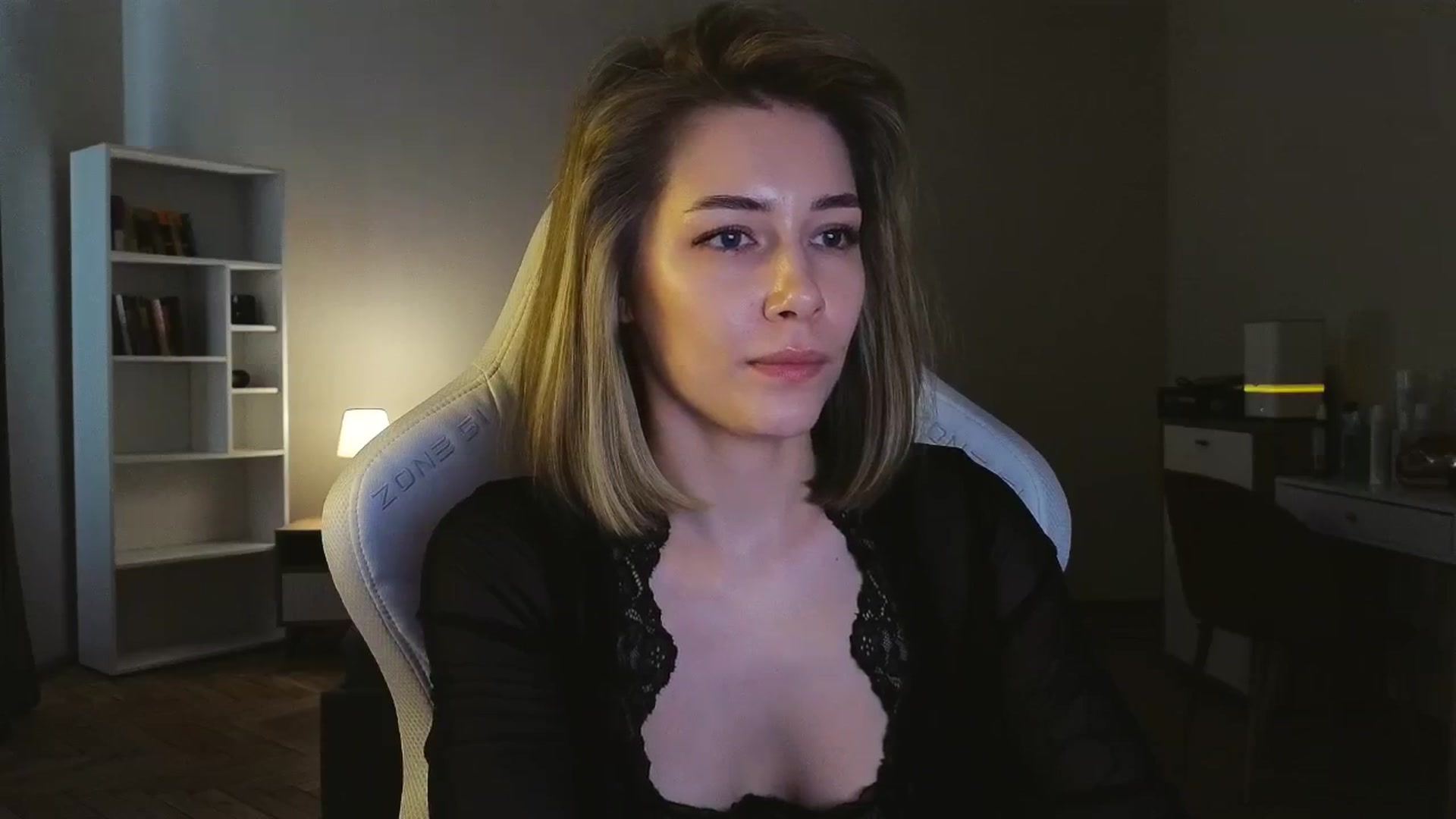 Gallery image thumbnail from KeepSpark's myfreecams stream on, 05/15/2025, 09:50 image 10 of 20