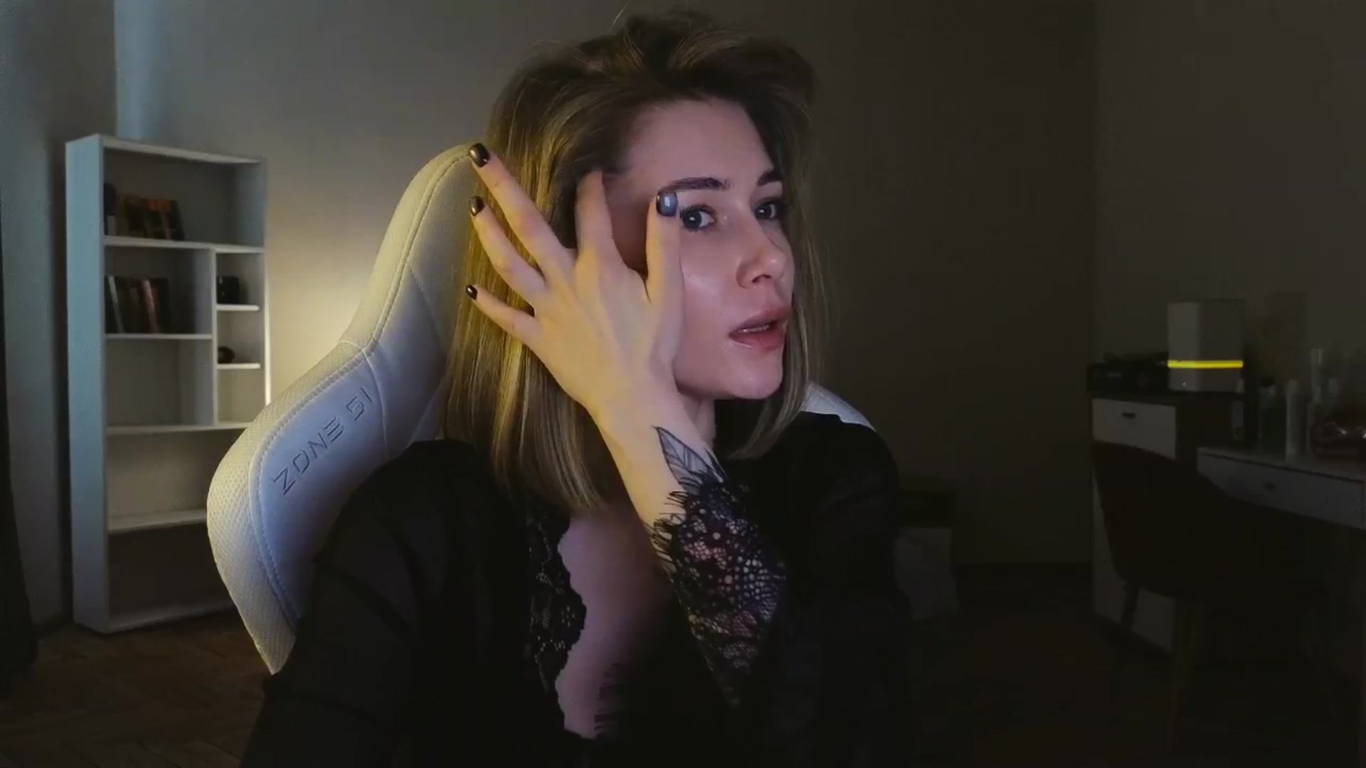 Gallery image thumbnail from KeepSpark's myfreecams stream on, 05/15/2025, 09:50 image 12 of 20
