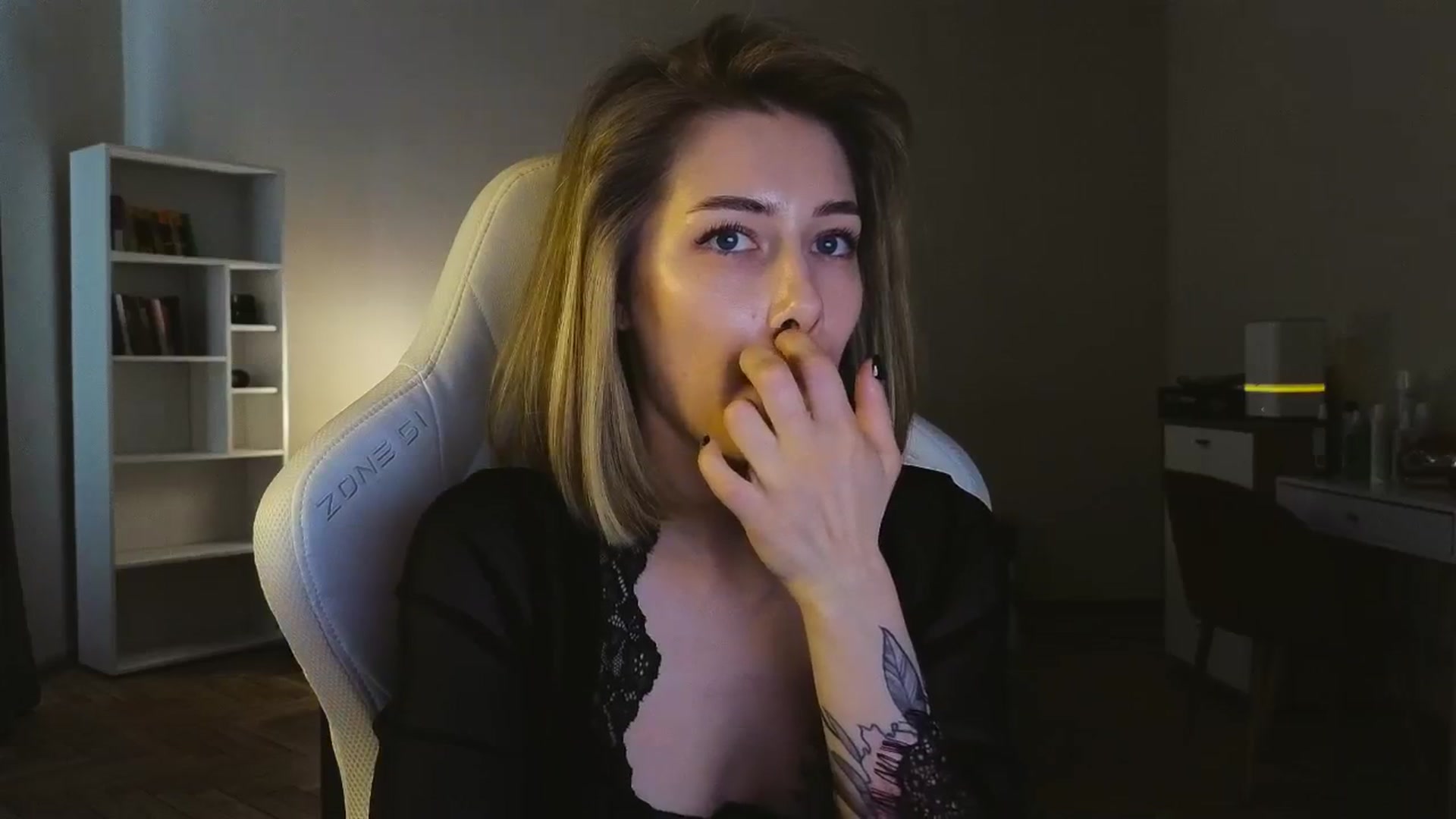 Gallery image thumbnail from KeepSpark's myfreecams stream on, 05/15/2025, 09:50 image 14 of 20